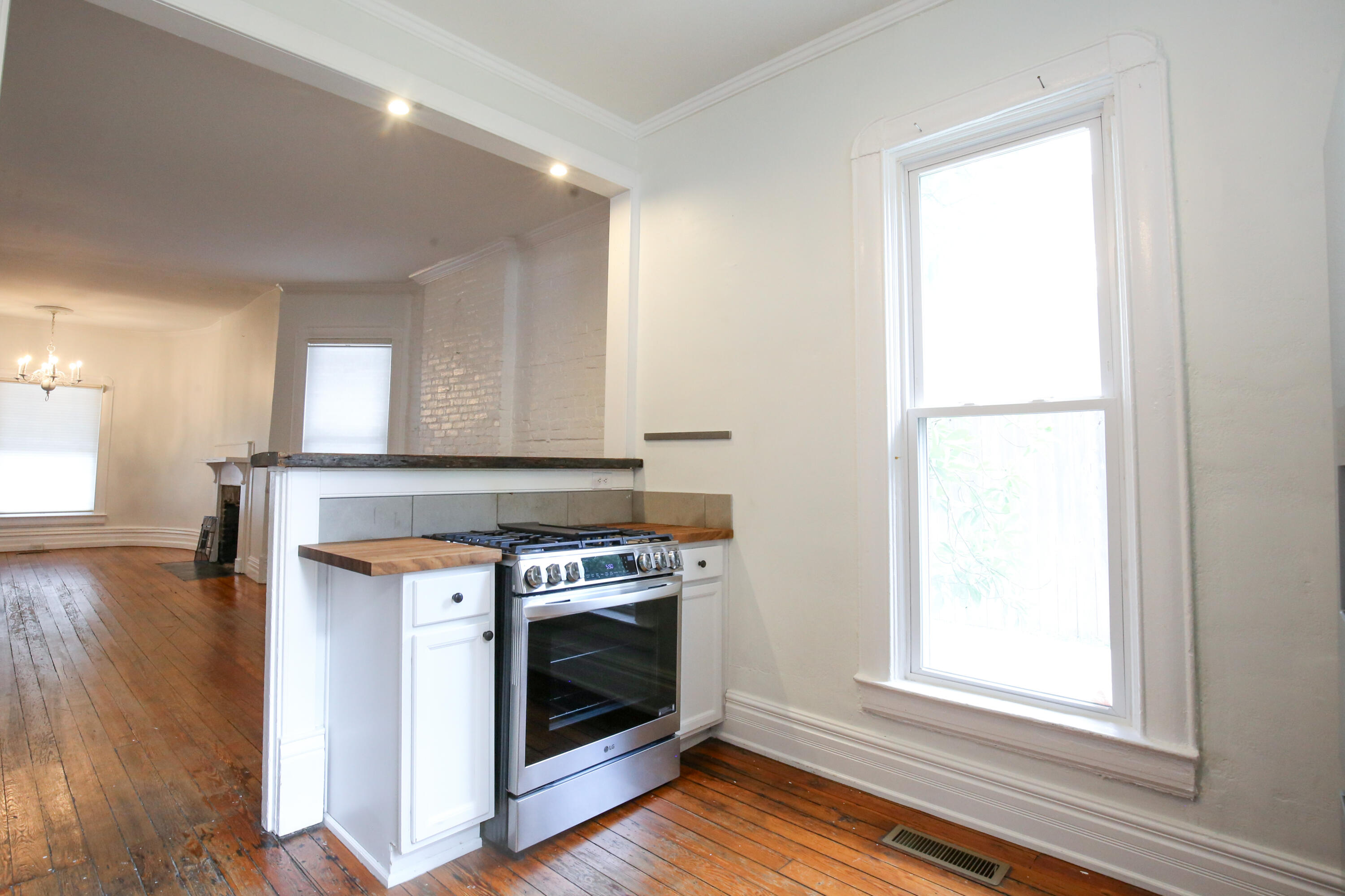 422 Johnson Avenue Property Photo 6