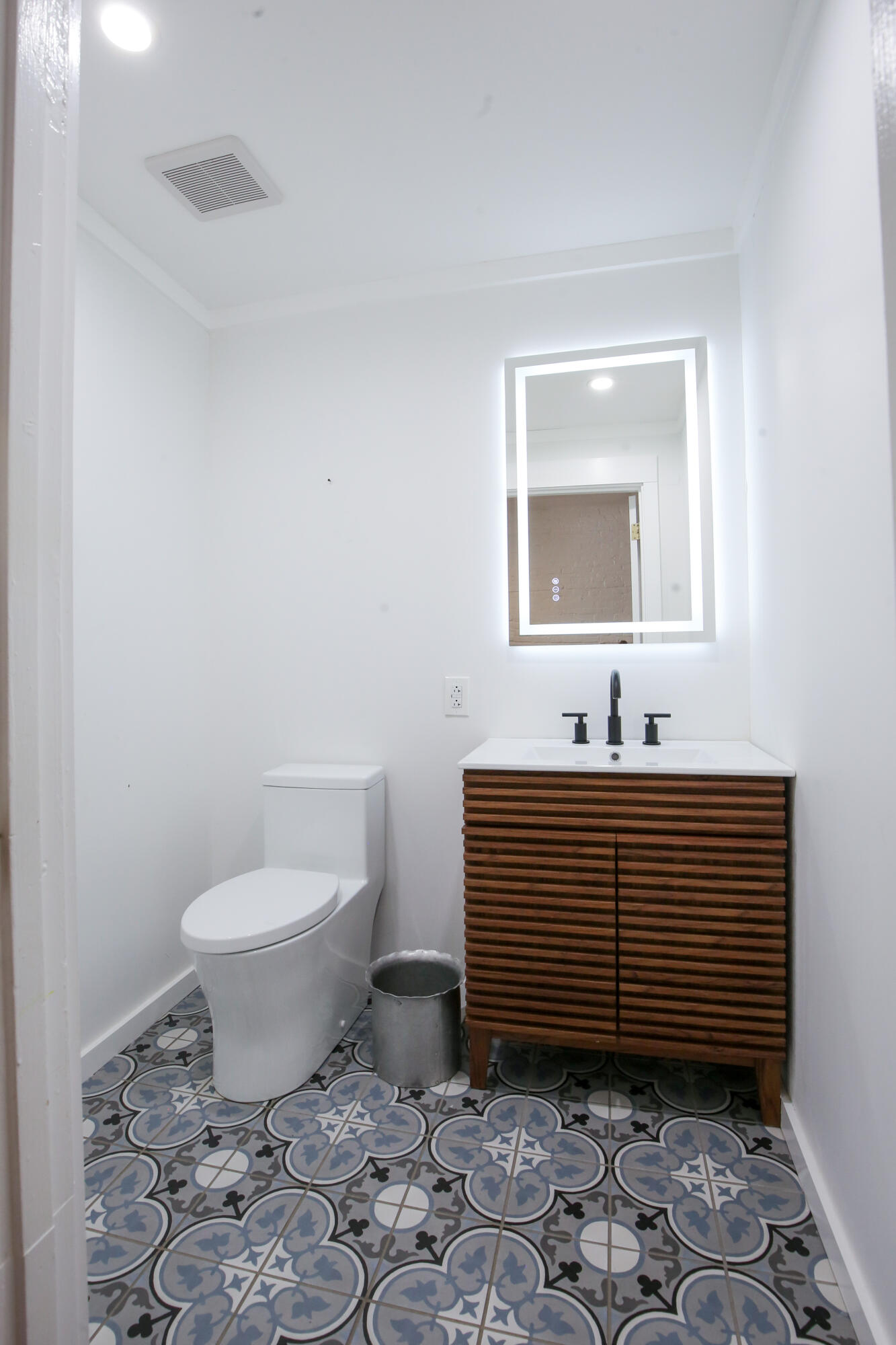 422 Johnson Avenue Property Photo 17