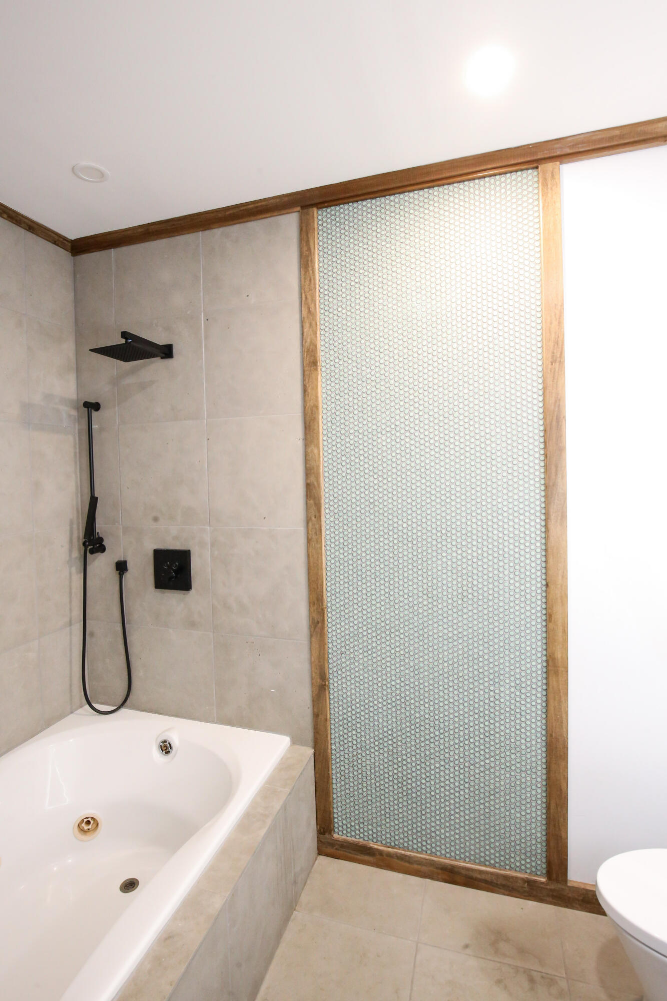422 Johnson Avenue Property Photo 28