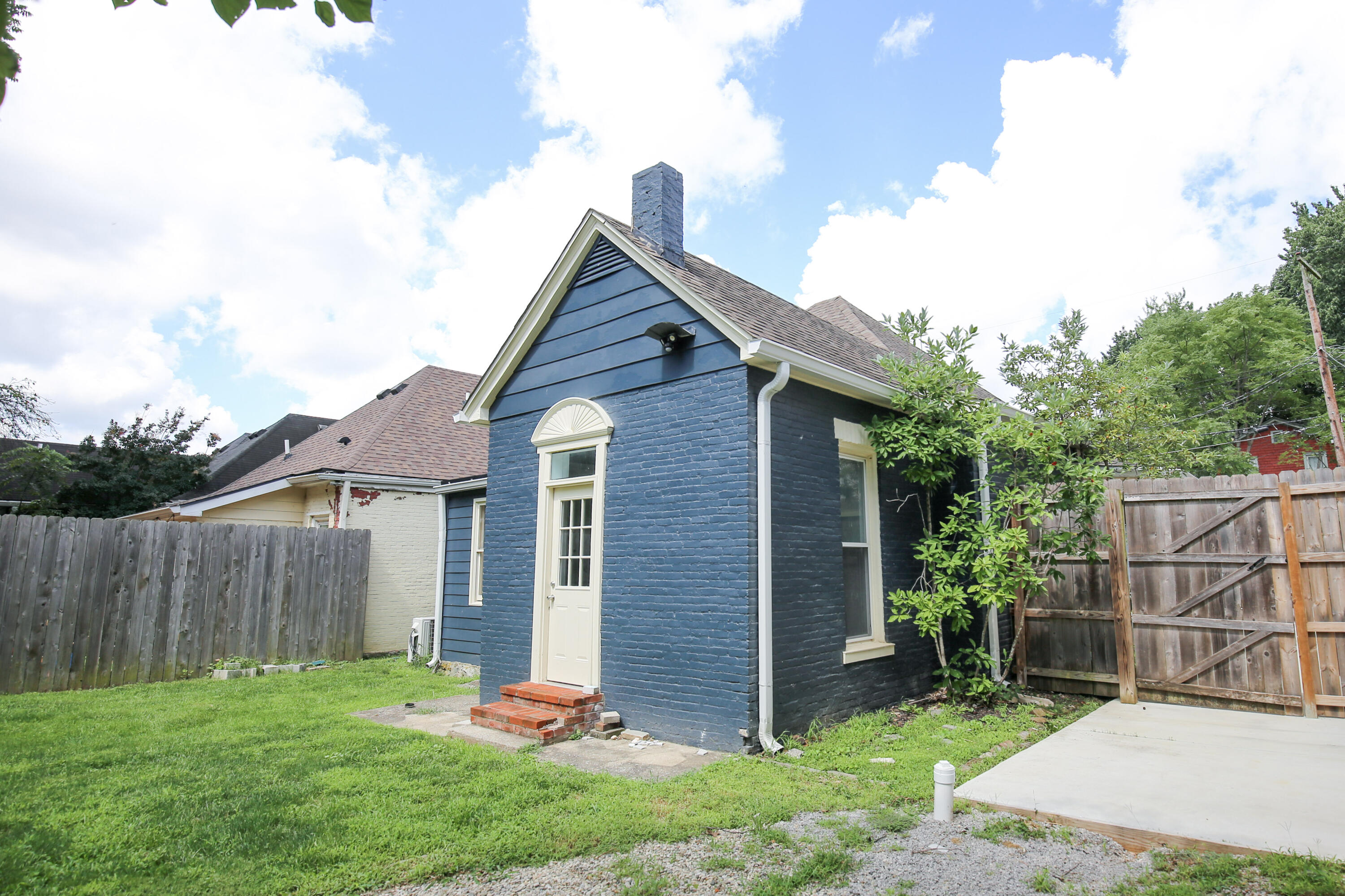 422 Johnson Avenue Property Photo 43