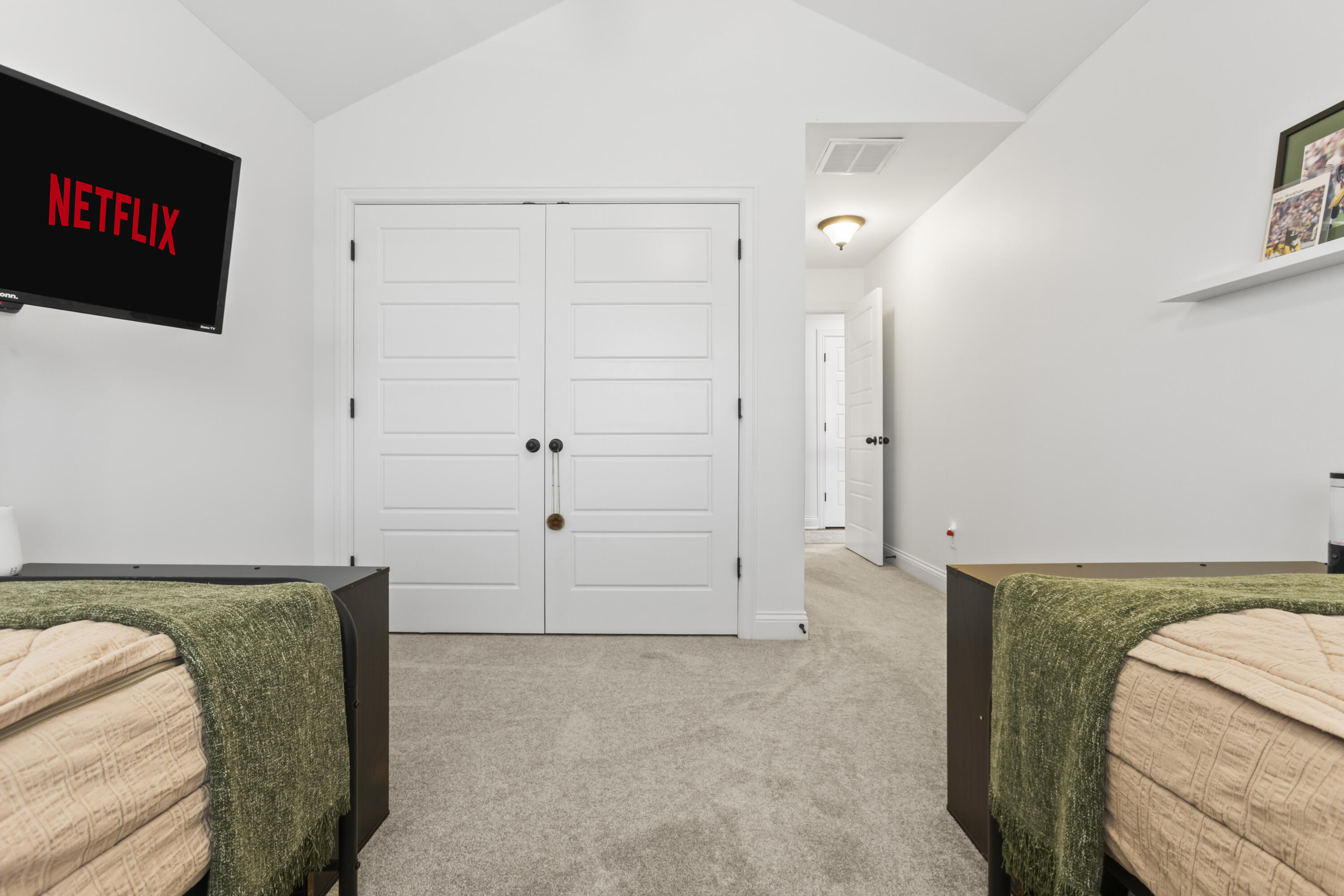 171 Coachman Place Property Photo 35