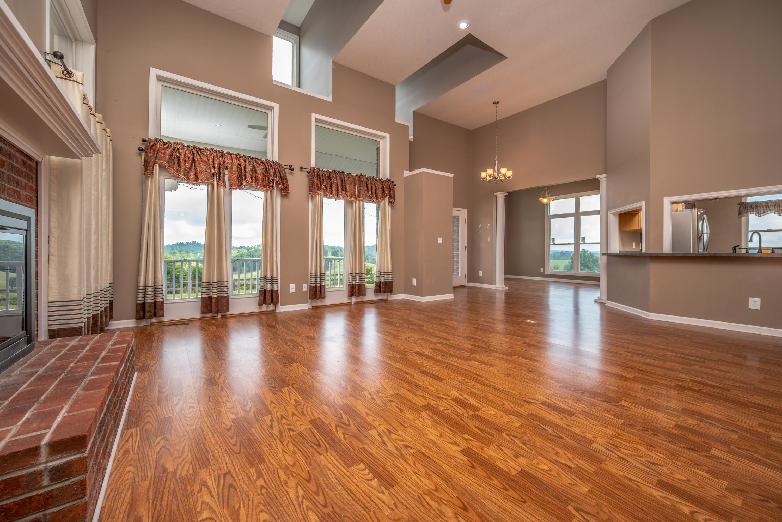 198 Iwanna Loop Property Photo 11