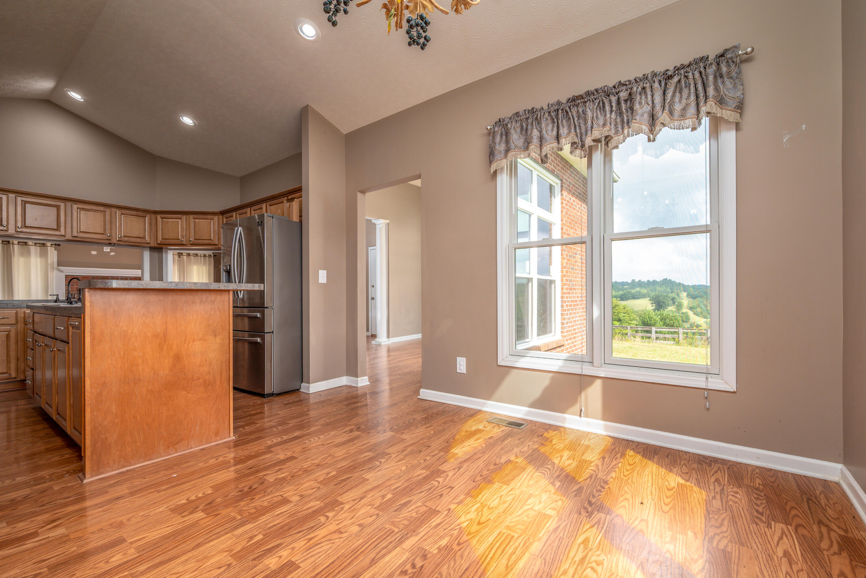 198 Iwanna Loop Property Photo 23