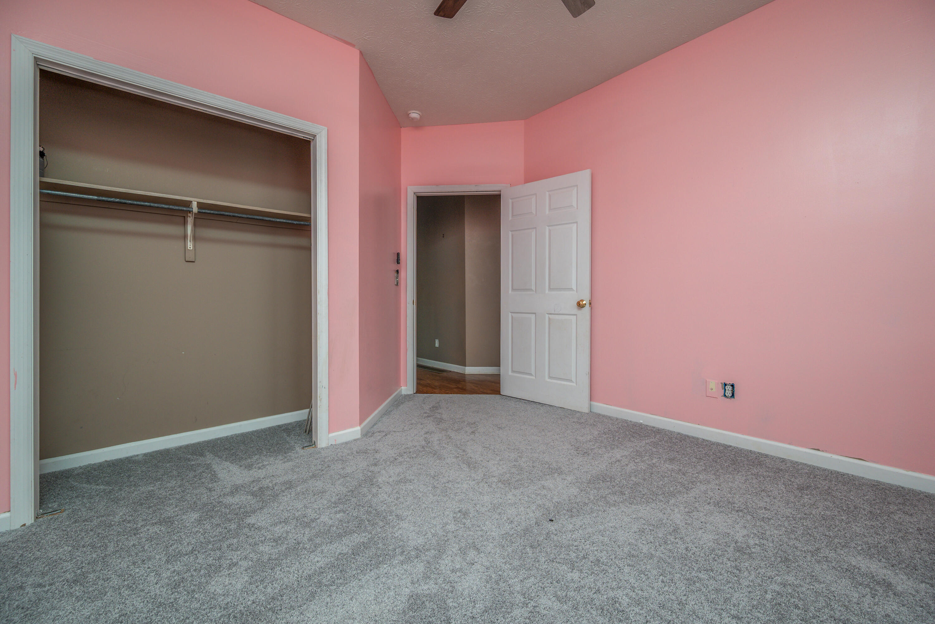 198 Iwanna Loop Property Photo 33