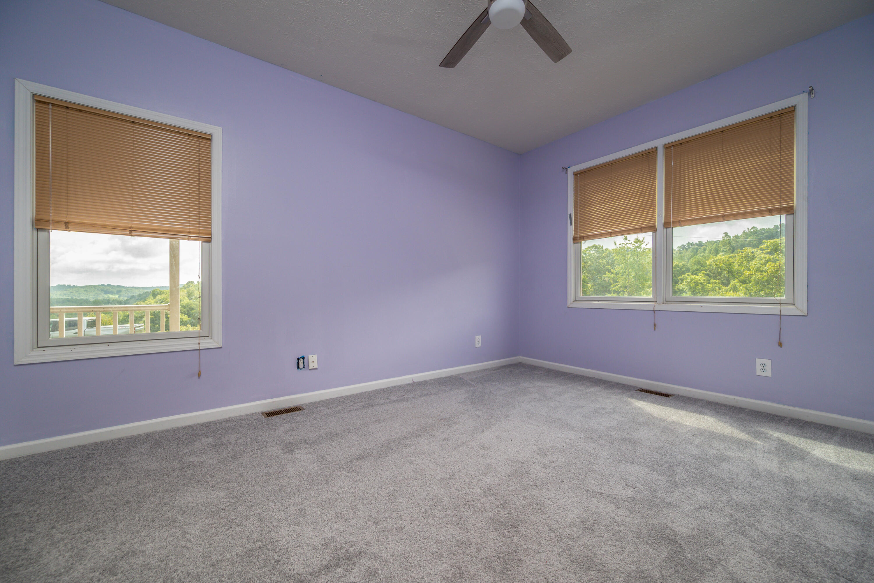 198 Iwanna Loop Property Photo 34
