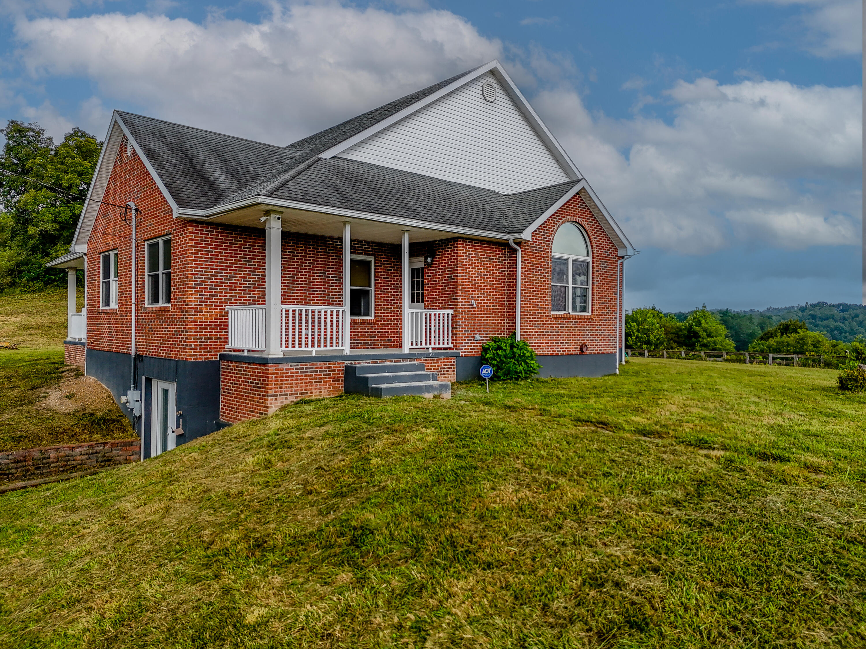 198 Iwanna Loop Property Photo 48