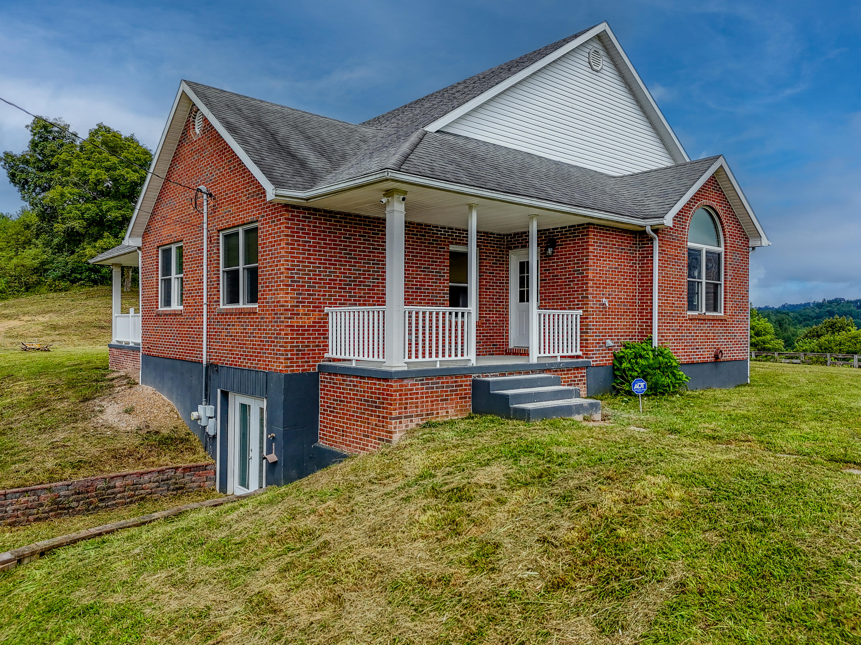 198 Iwanna Loop Property Photo 52
