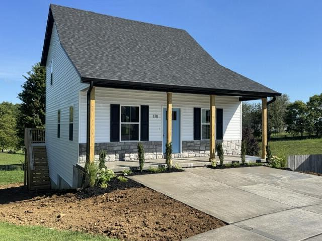 178 Hickory Court Property Photo 3