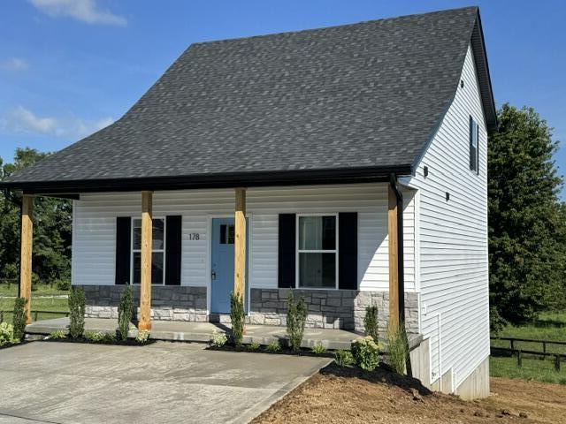 178 Hickory Court Property Photo 4