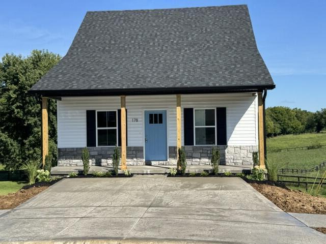 178 Hickory Court Property Photo 5
