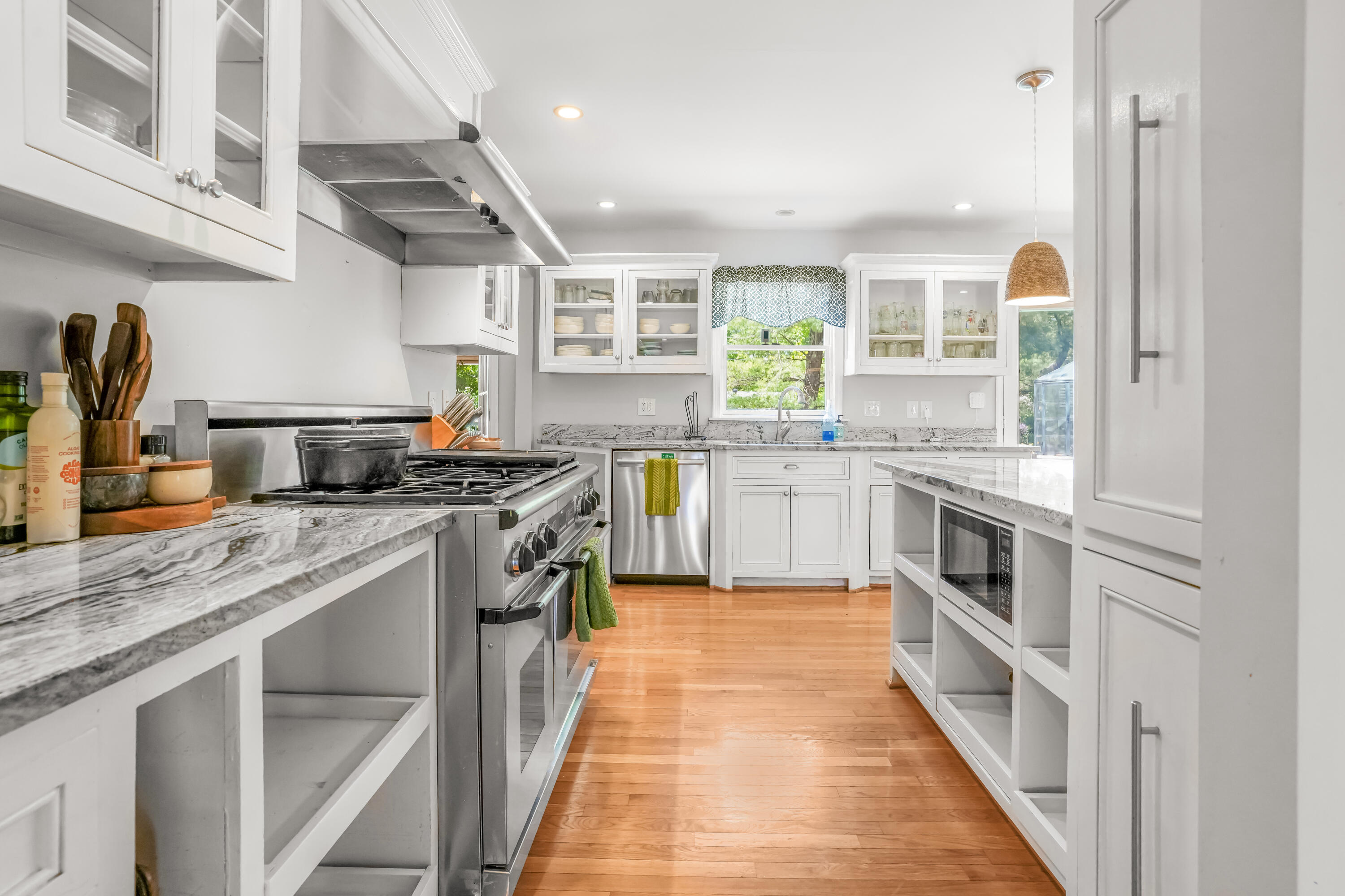 333 Lakeshore Drive Property Photo 13