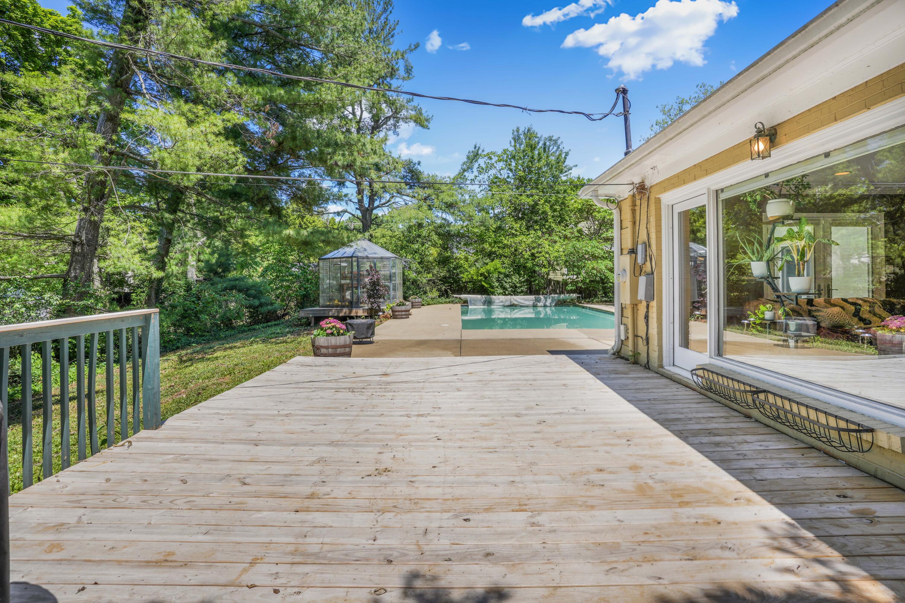333 Lakeshore Drive Property Photo 45
