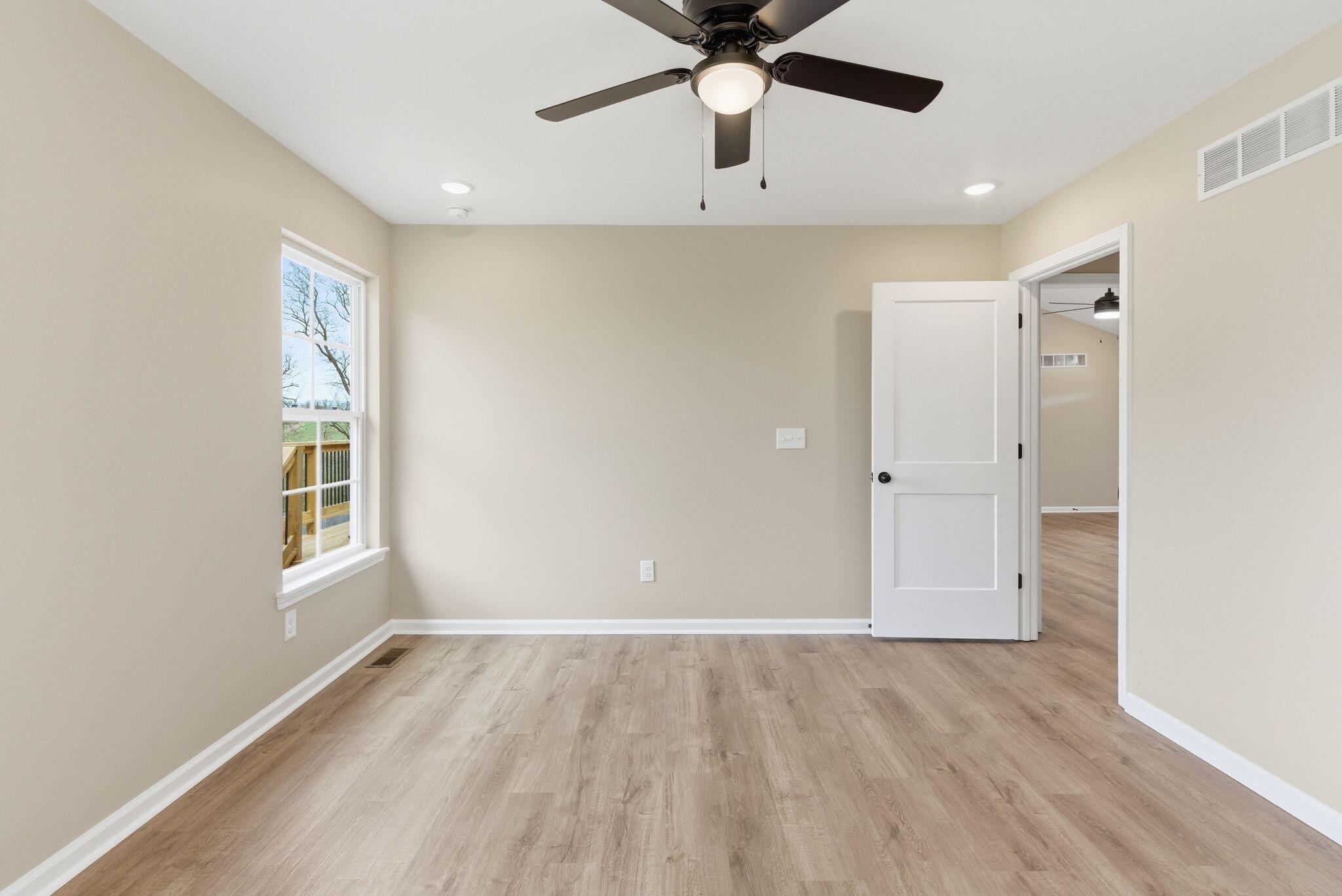 509 Lucombe Circle Property Photo 18