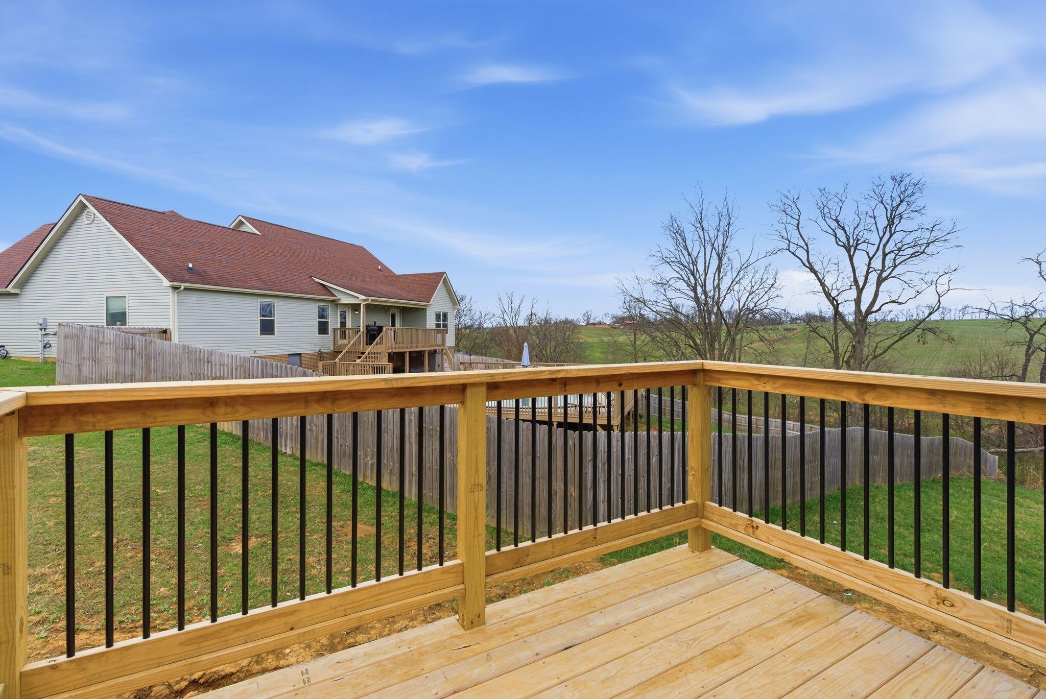 509 Lucombe Circle Property Photo 32