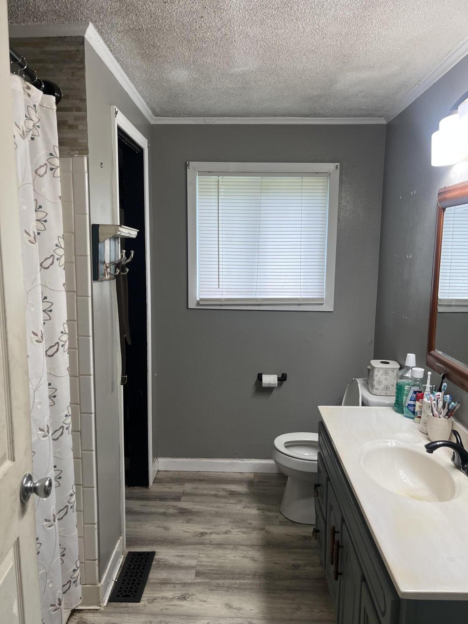 1501 Creekside Drive Property Photo 16