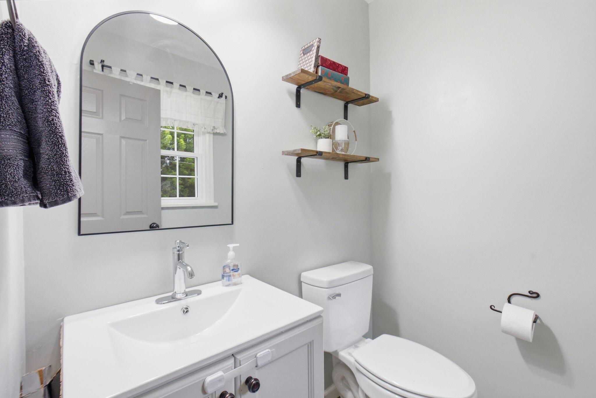 563 Bishop Drive Property Photo 13