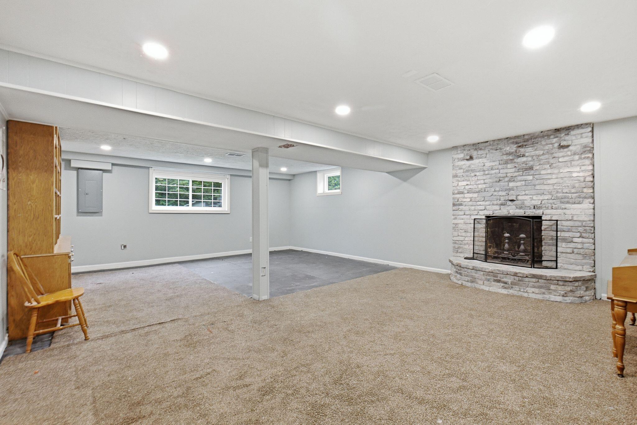 563 Bishop Drive Property Photo 27