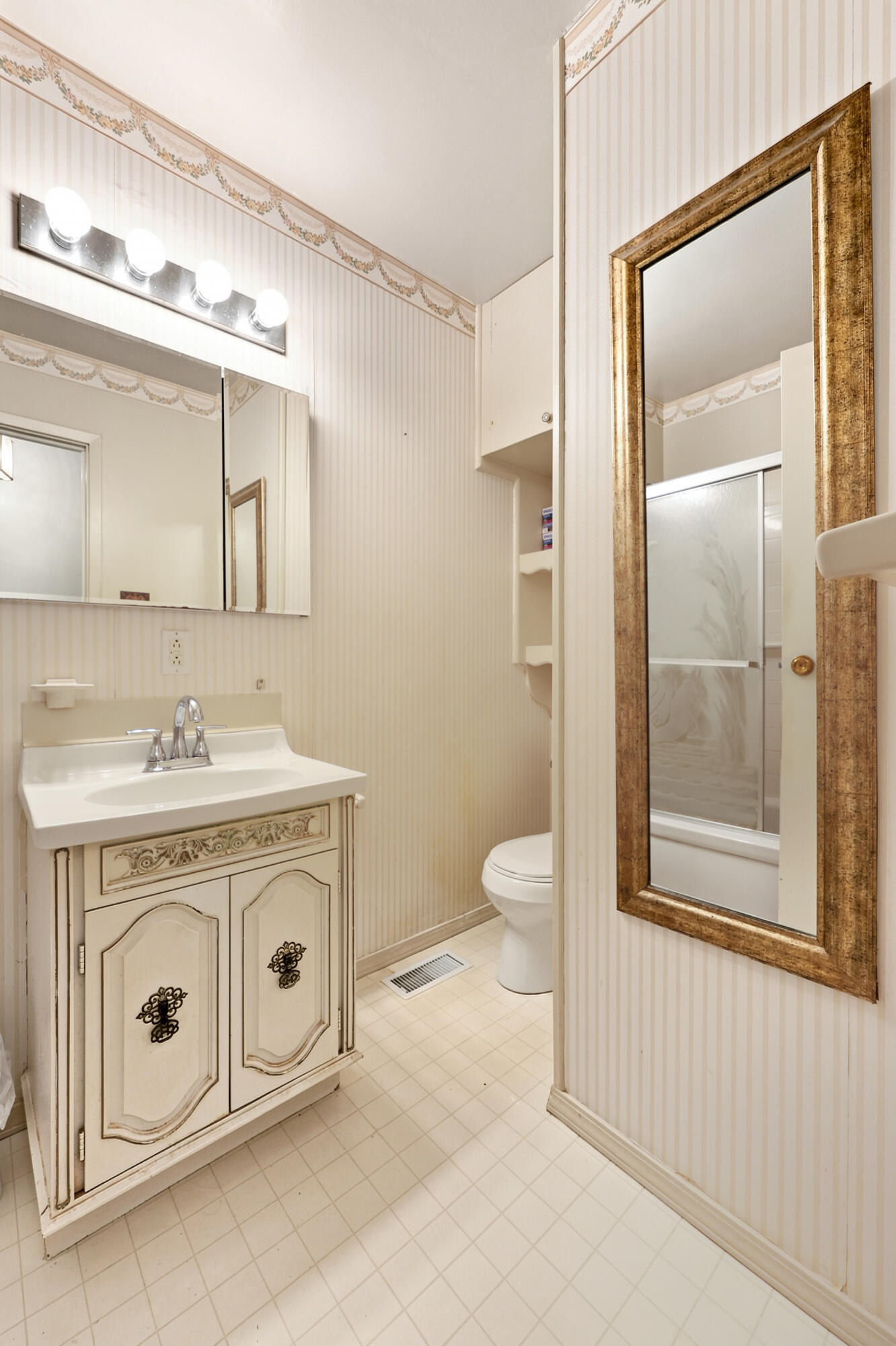 245 Vanderbilt Drive Property Photo 5