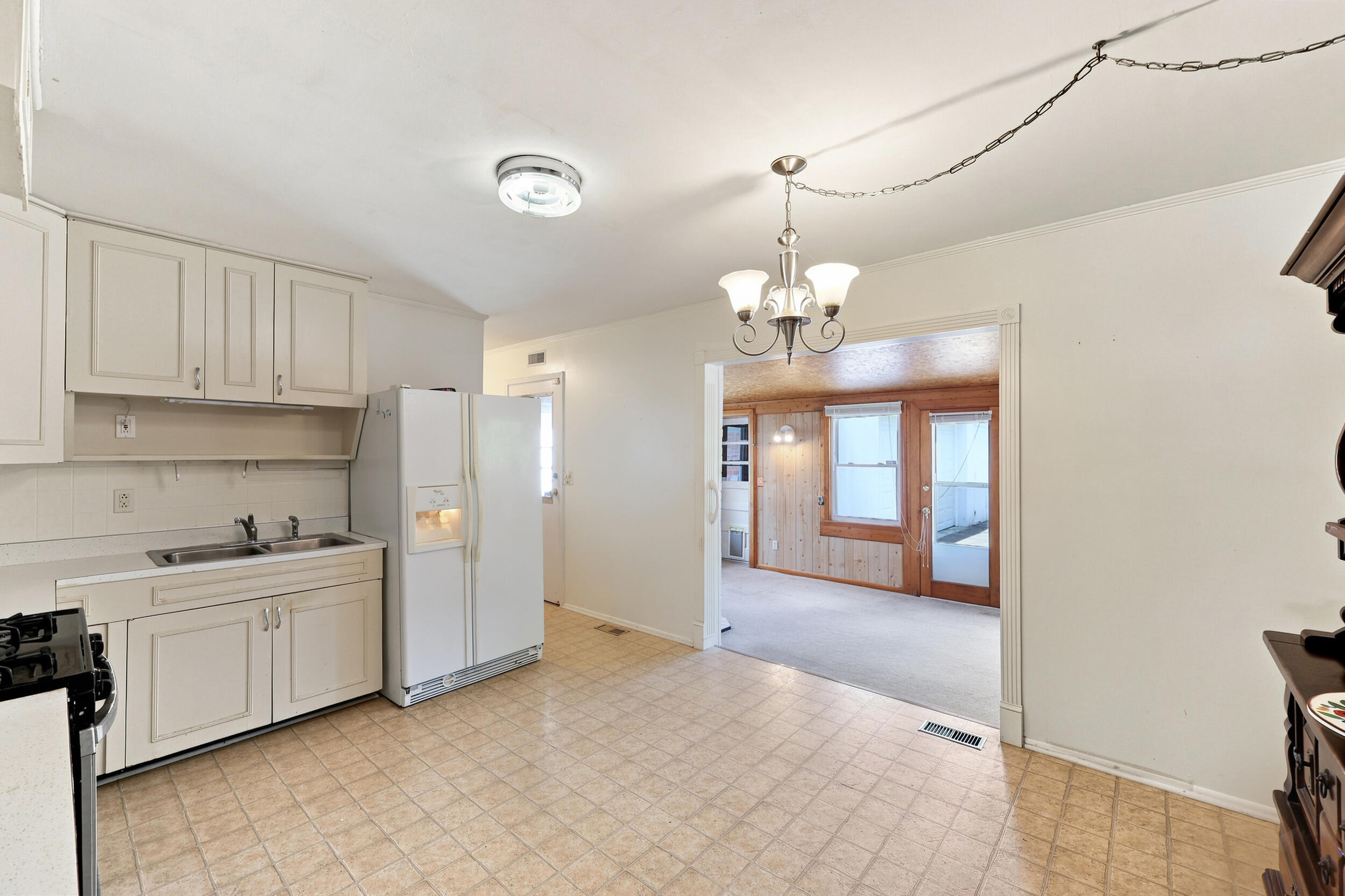 245 Vanderbilt Drive Property Photo 15