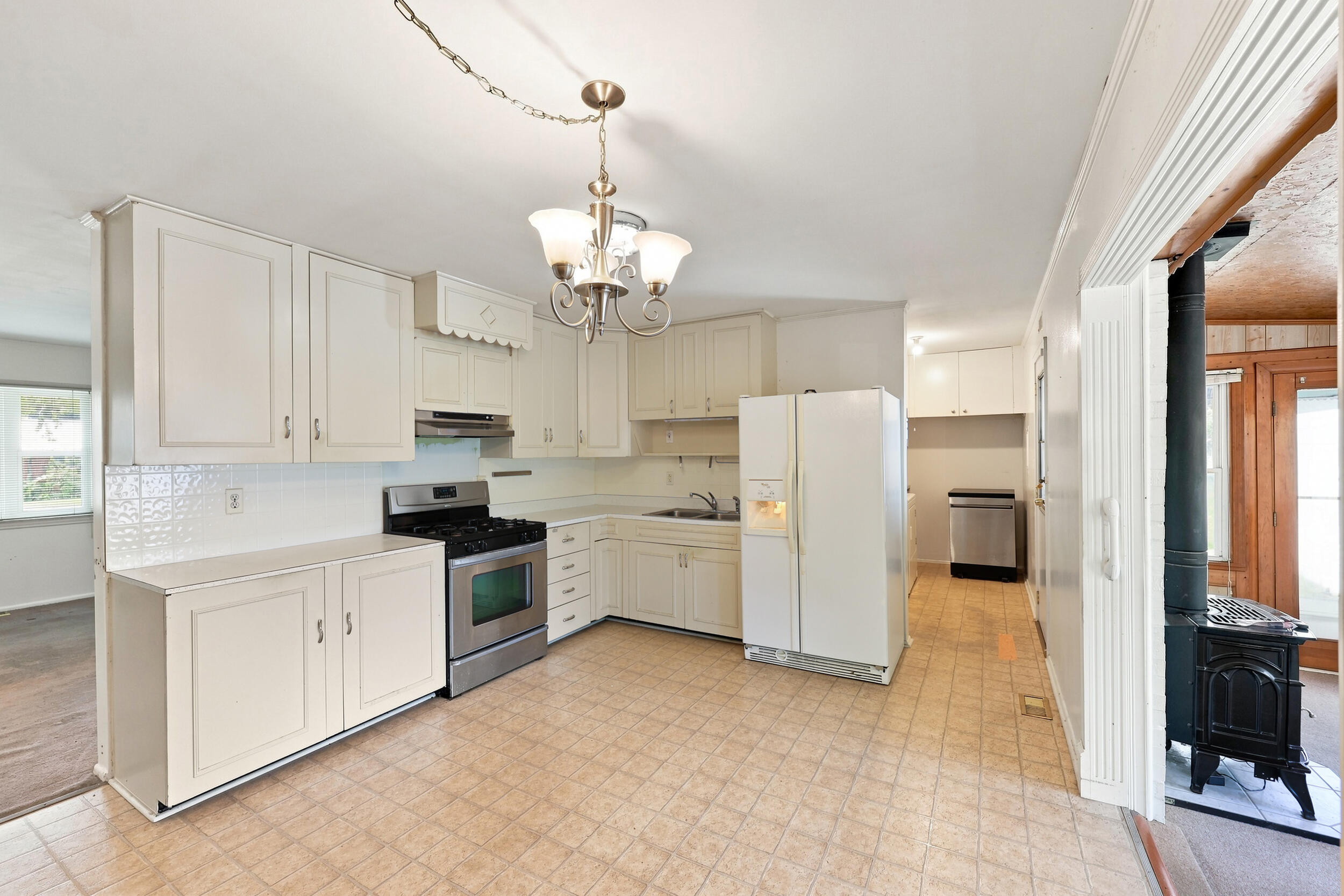 245 Vanderbilt Drive Property Photo 17