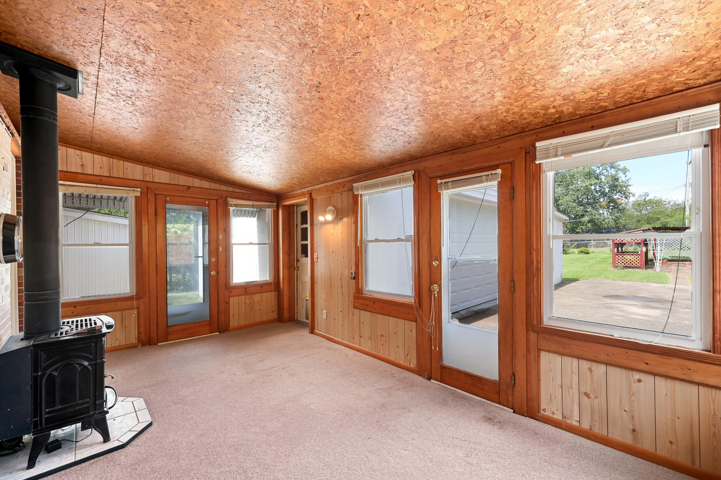245 Vanderbilt Drive Property Photo 20