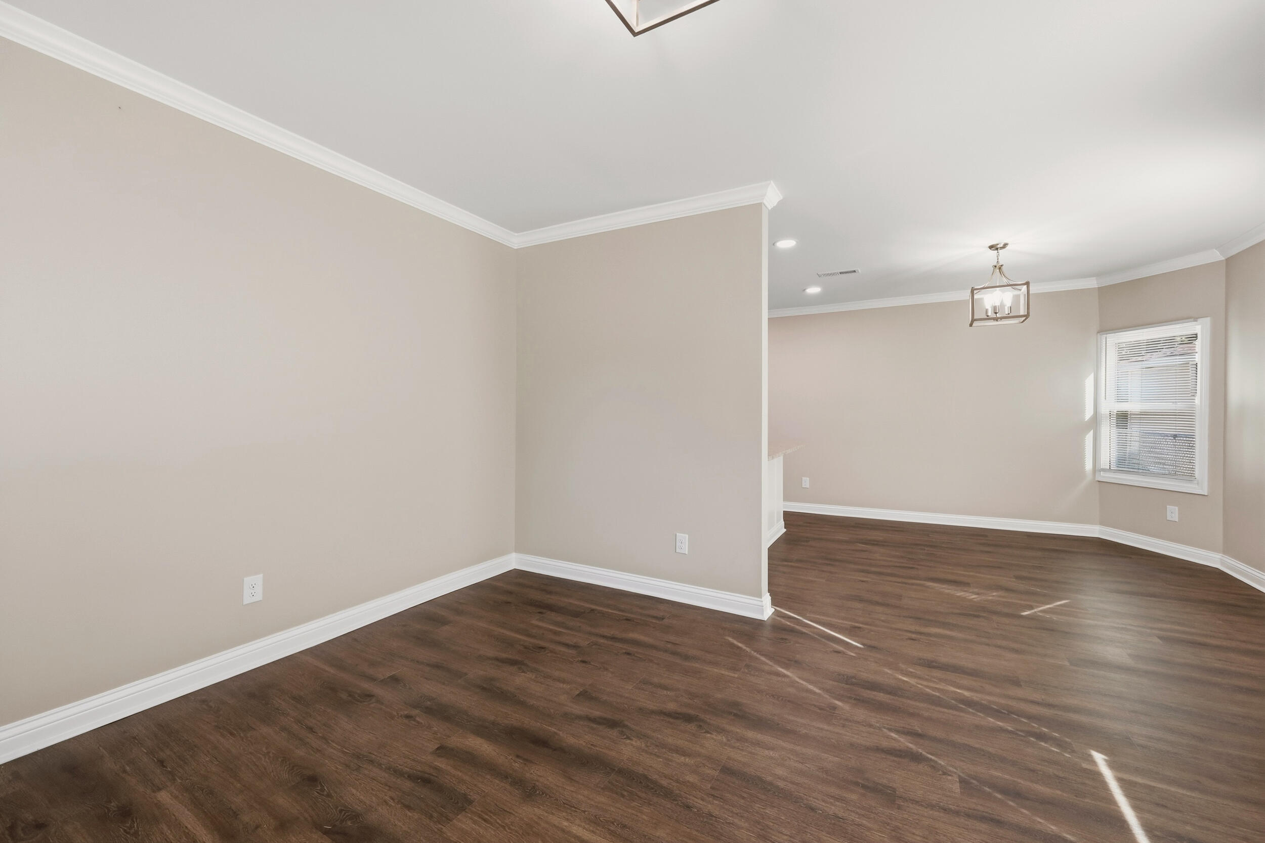 423 Roosevelt Boulevard Property Photo 3
