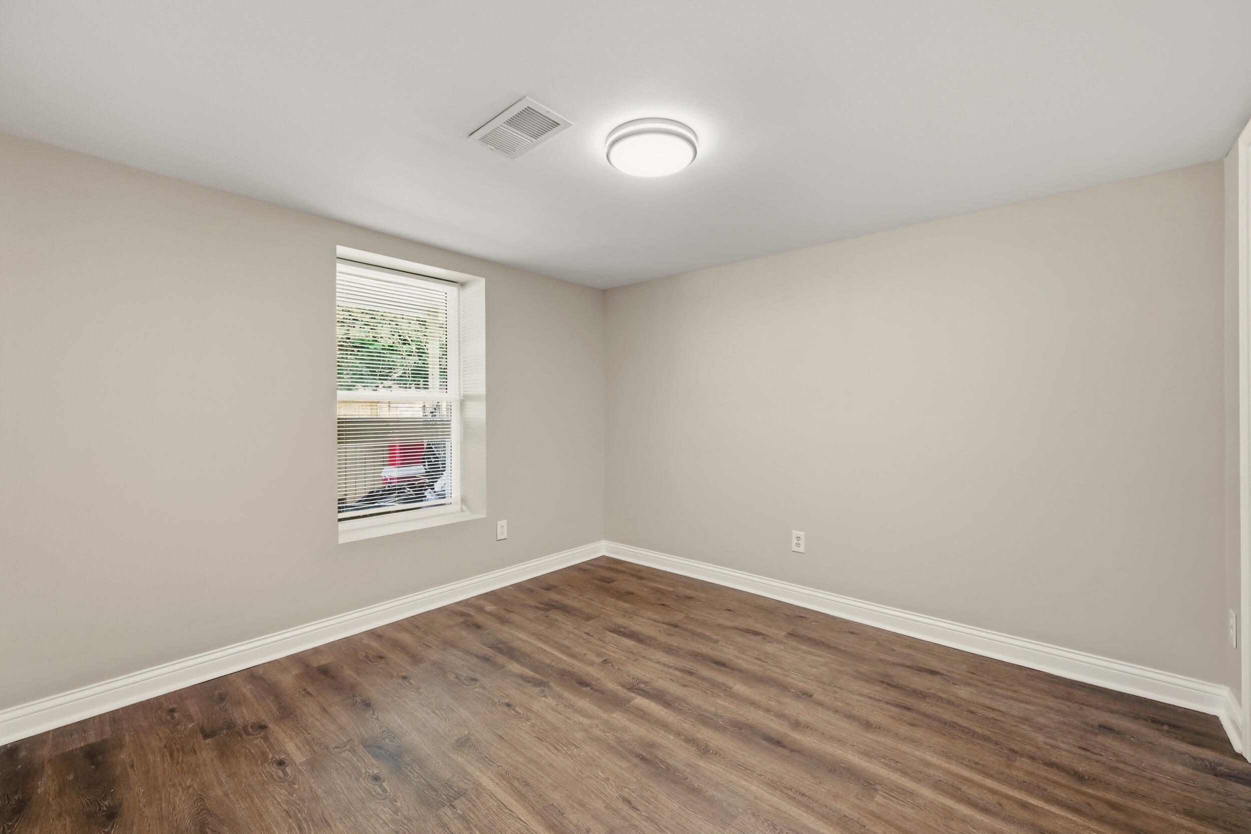 423 Roosevelt Boulevard Property Photo 15