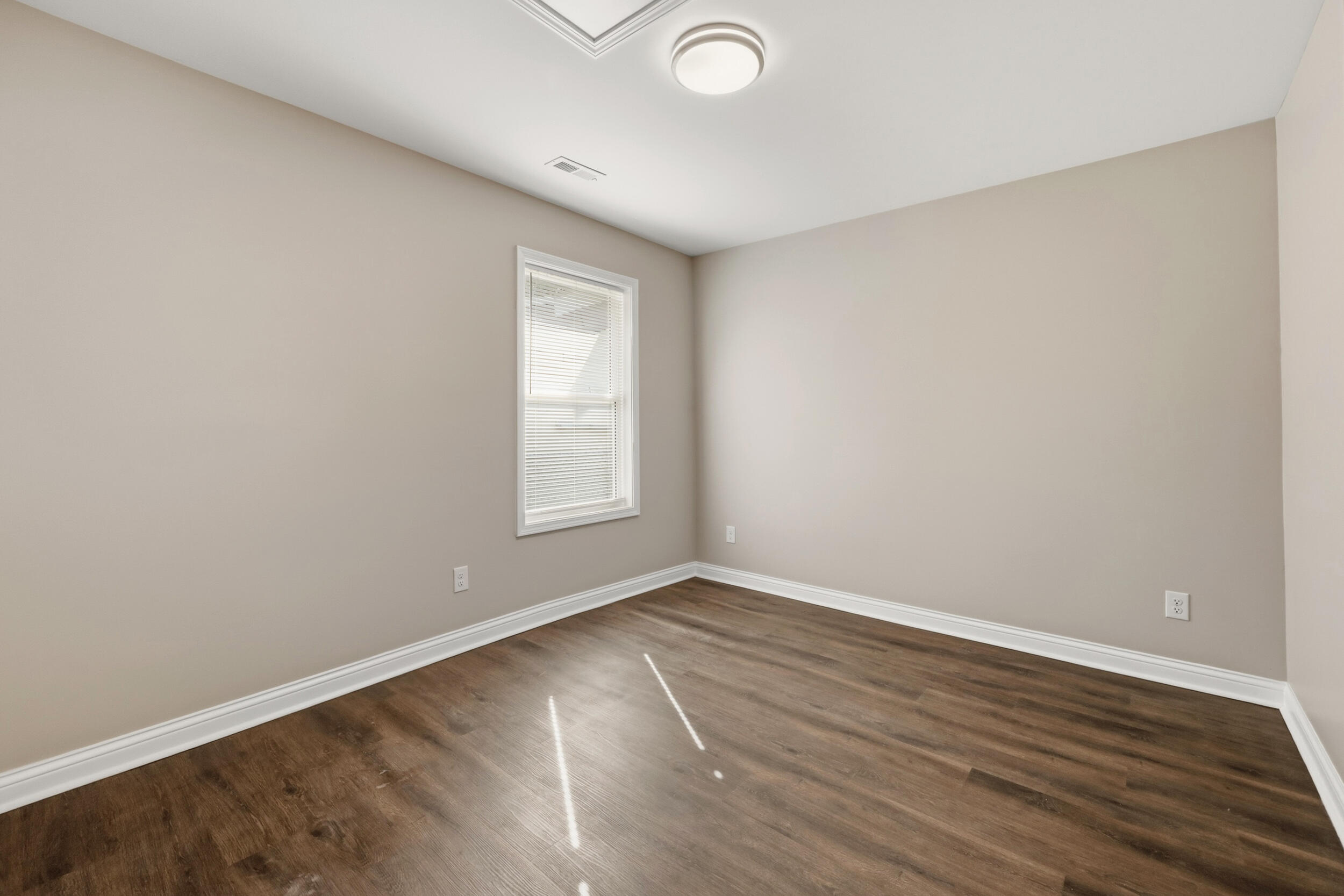 423 Roosevelt Boulevard Property Photo 18