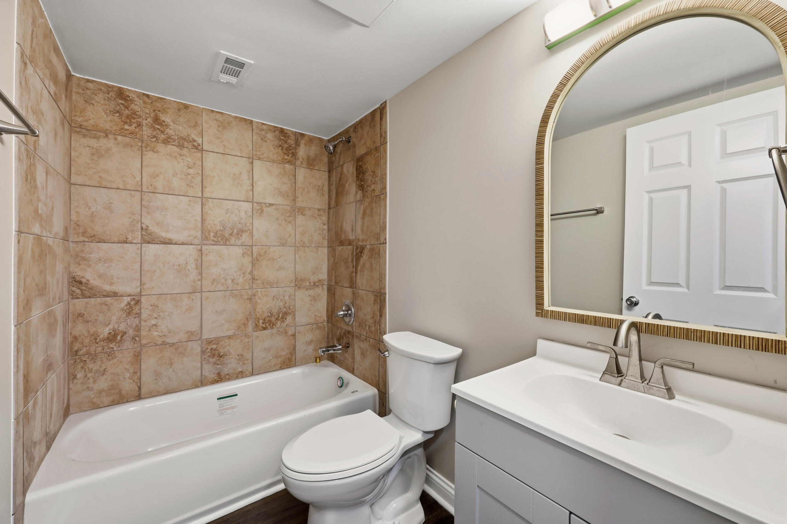 423 Roosevelt Boulevard Property Photo 20