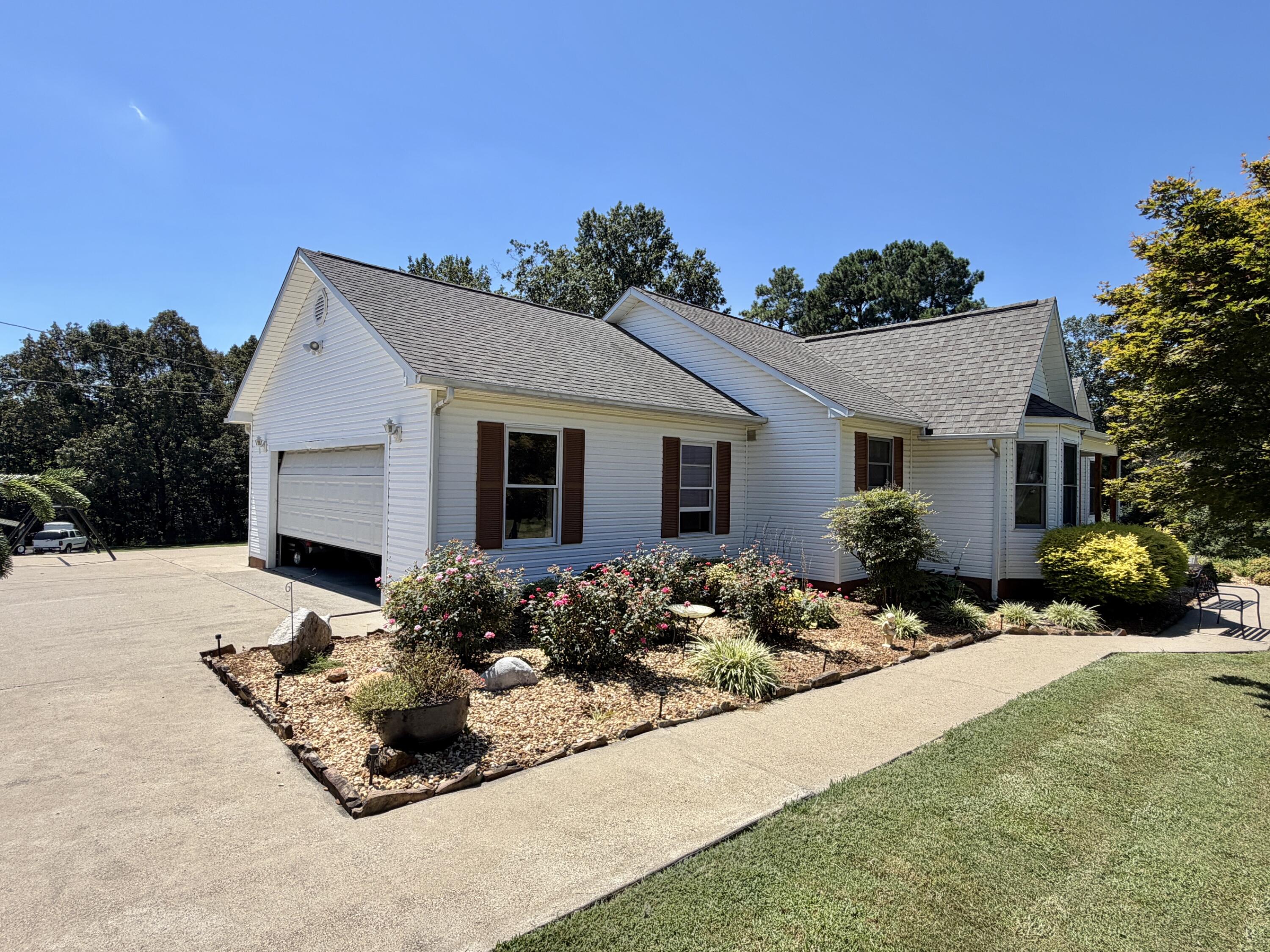 195 Reece Road Property Photo 3