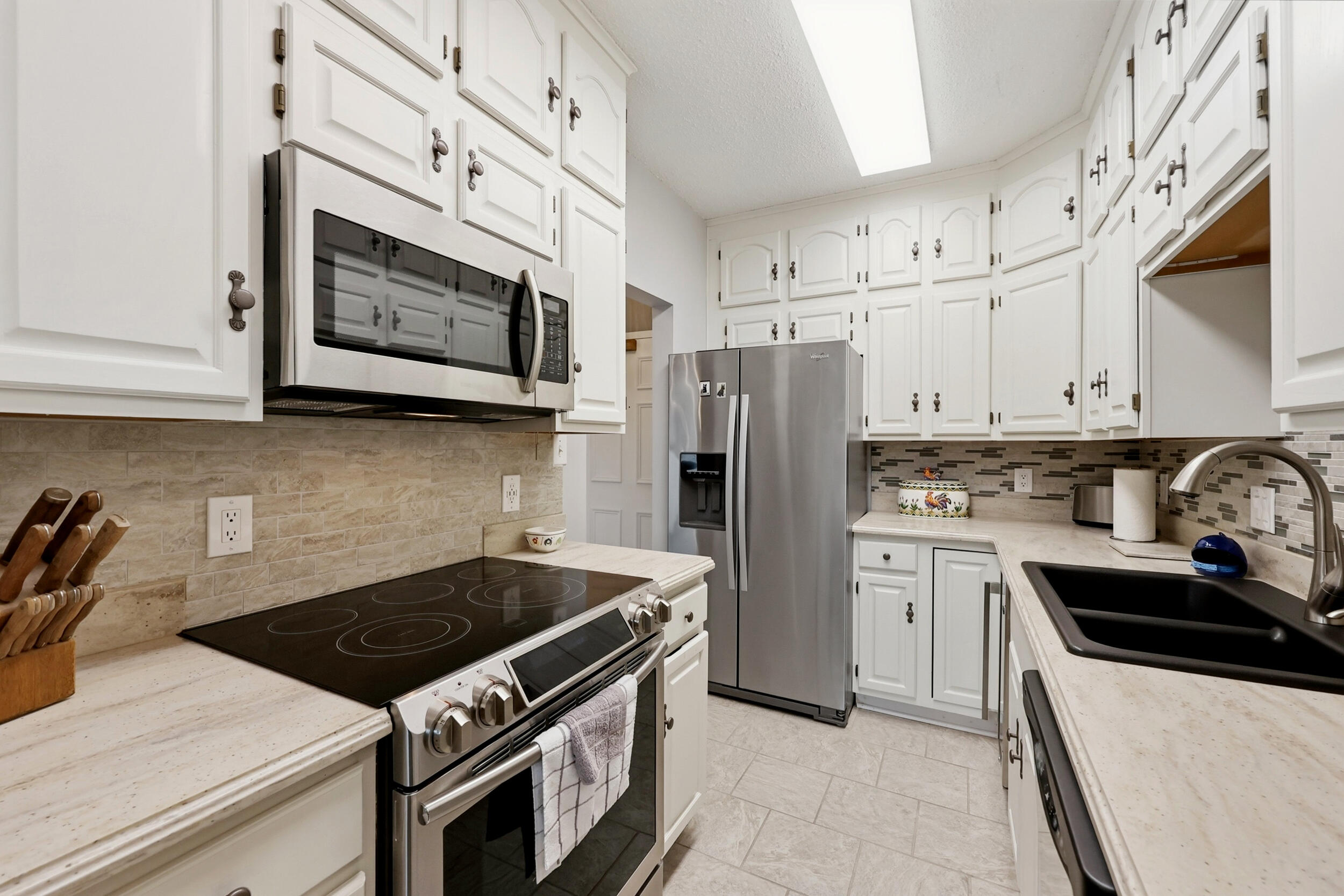 355 S Broadway 303 Property Photo 14