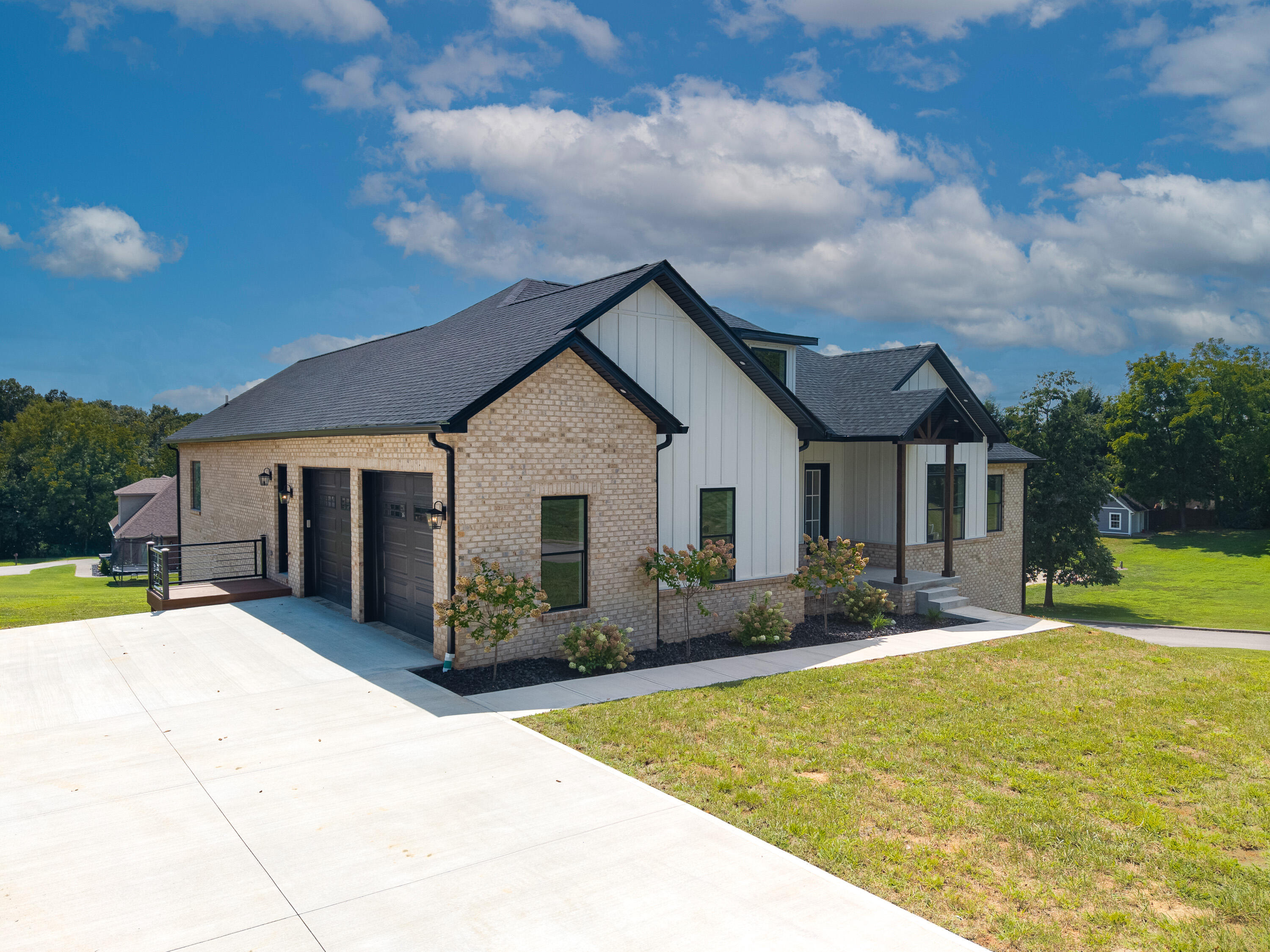 442 Woods Edge Drive Property Photo 5