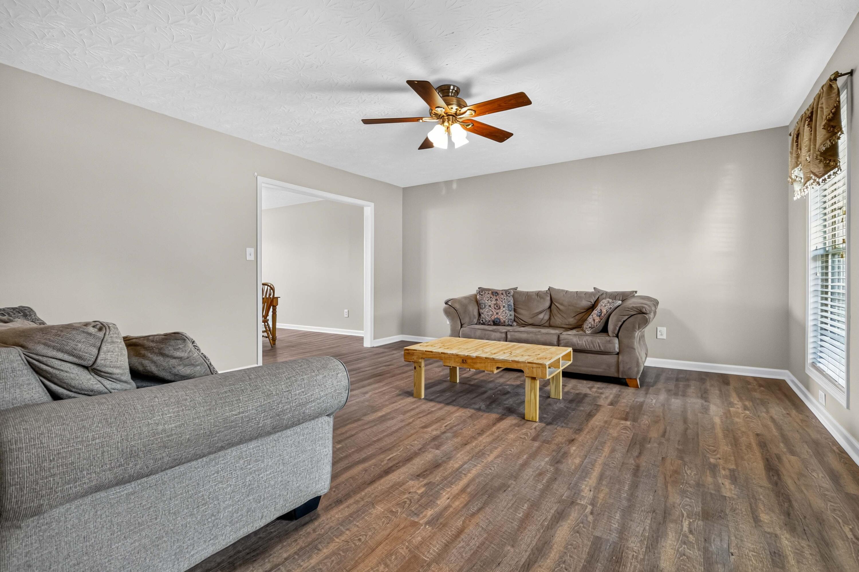 203 Primrose Circle Property Photo 3