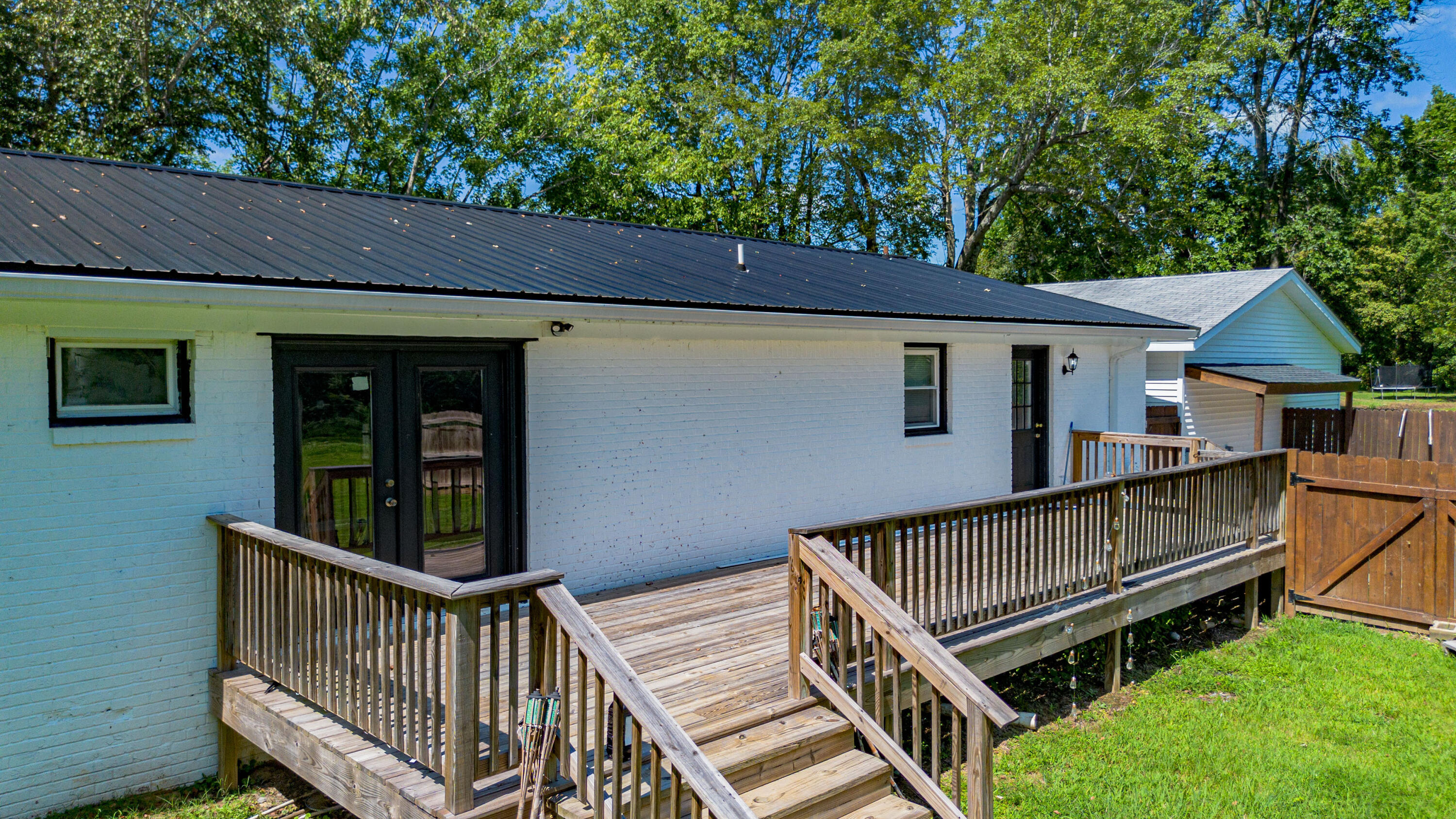 5620 Old Mayfield Road Property Photo 6