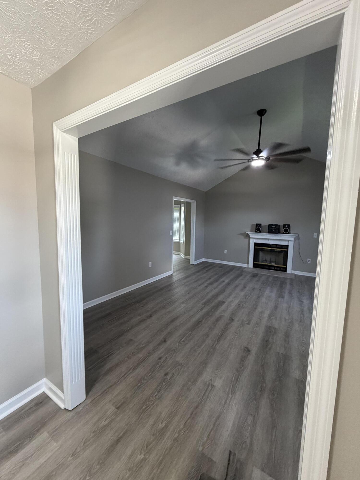 372 Reynolds Drive Property Photo 6