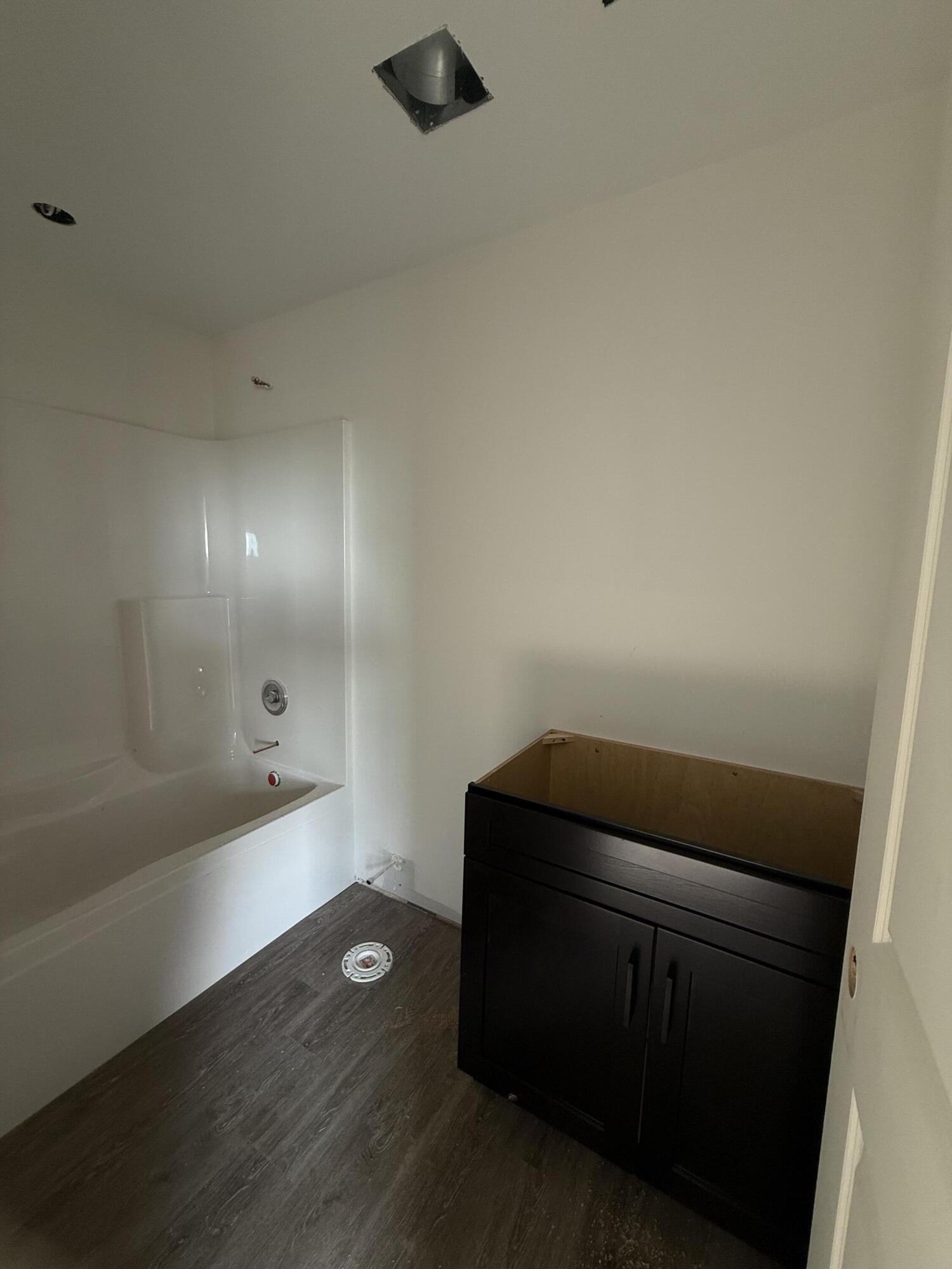 220 Stillwater Drive Property Photo 8
