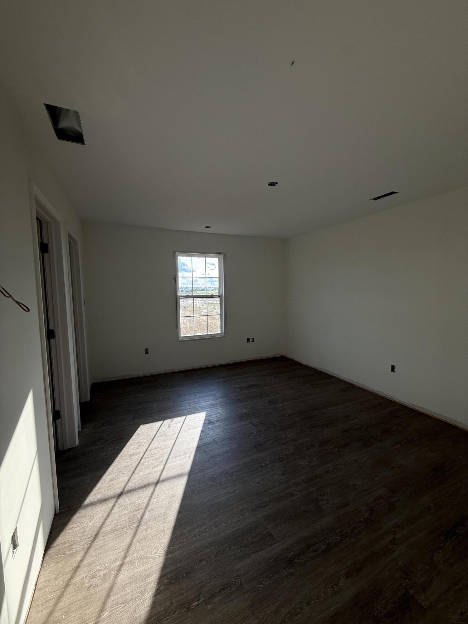 220 Stillwater Drive Property Photo 10