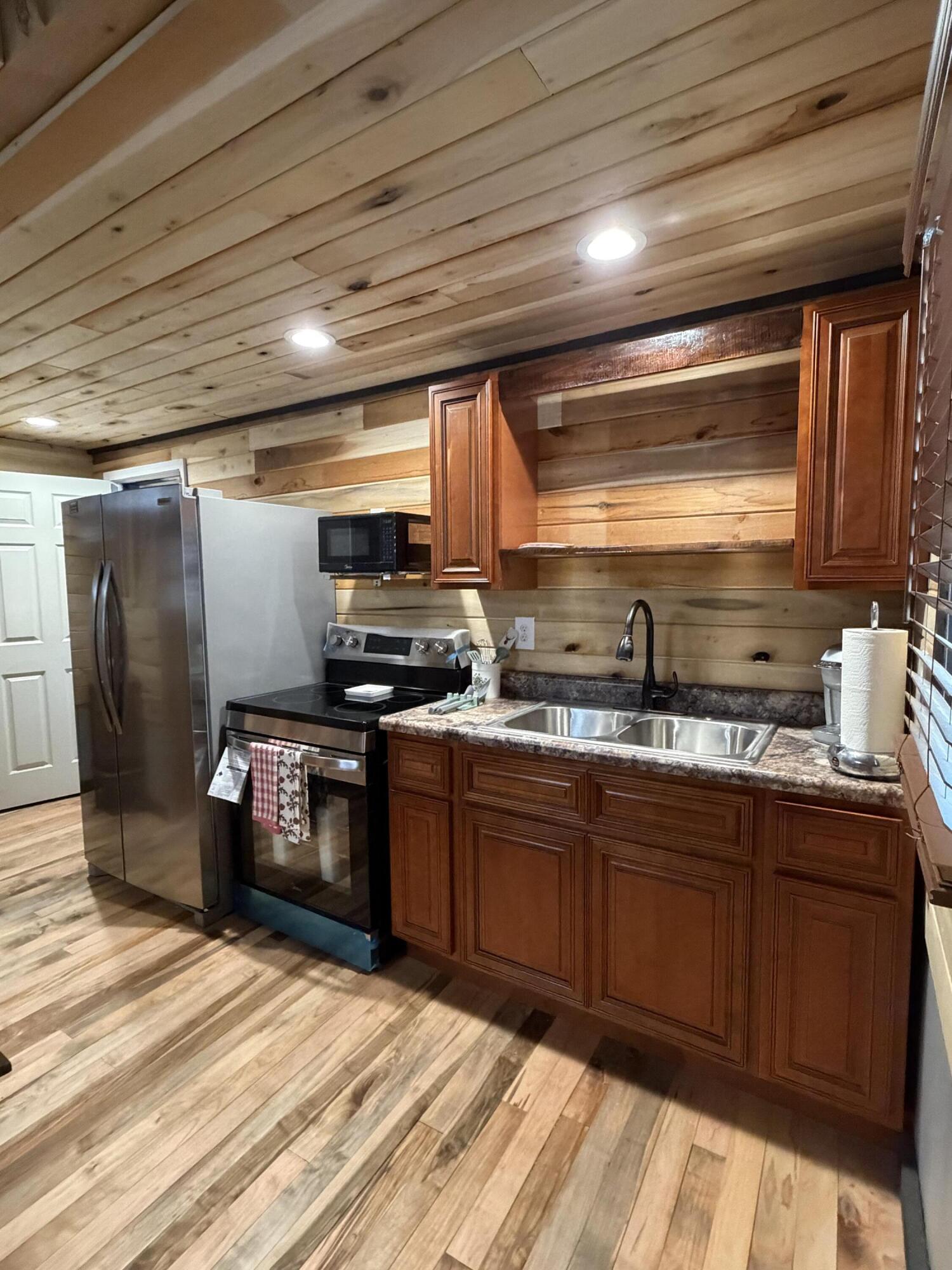 627 Somerset Road Property Photo 22