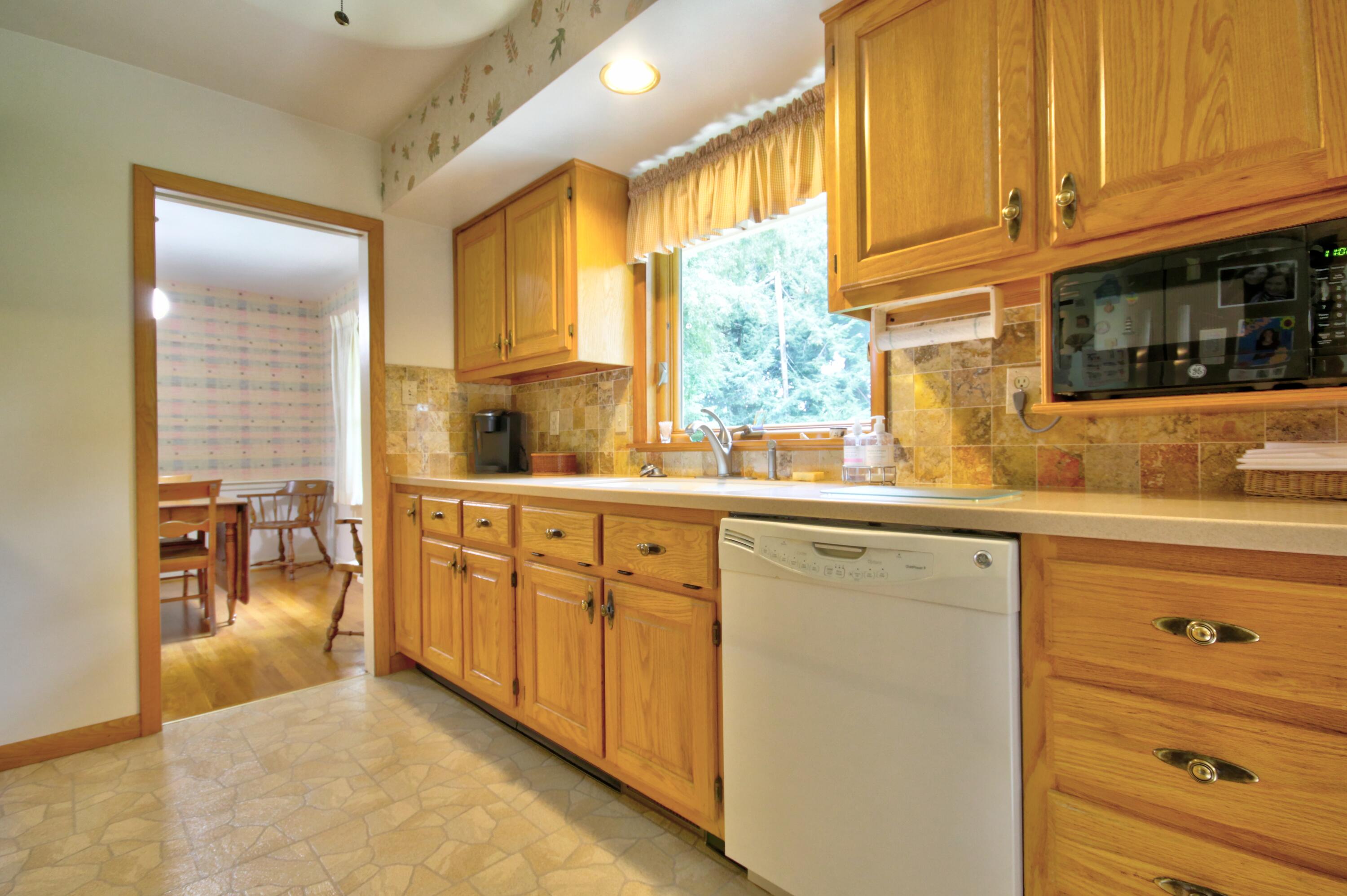 817 Hildeen Drive Property Photo 4