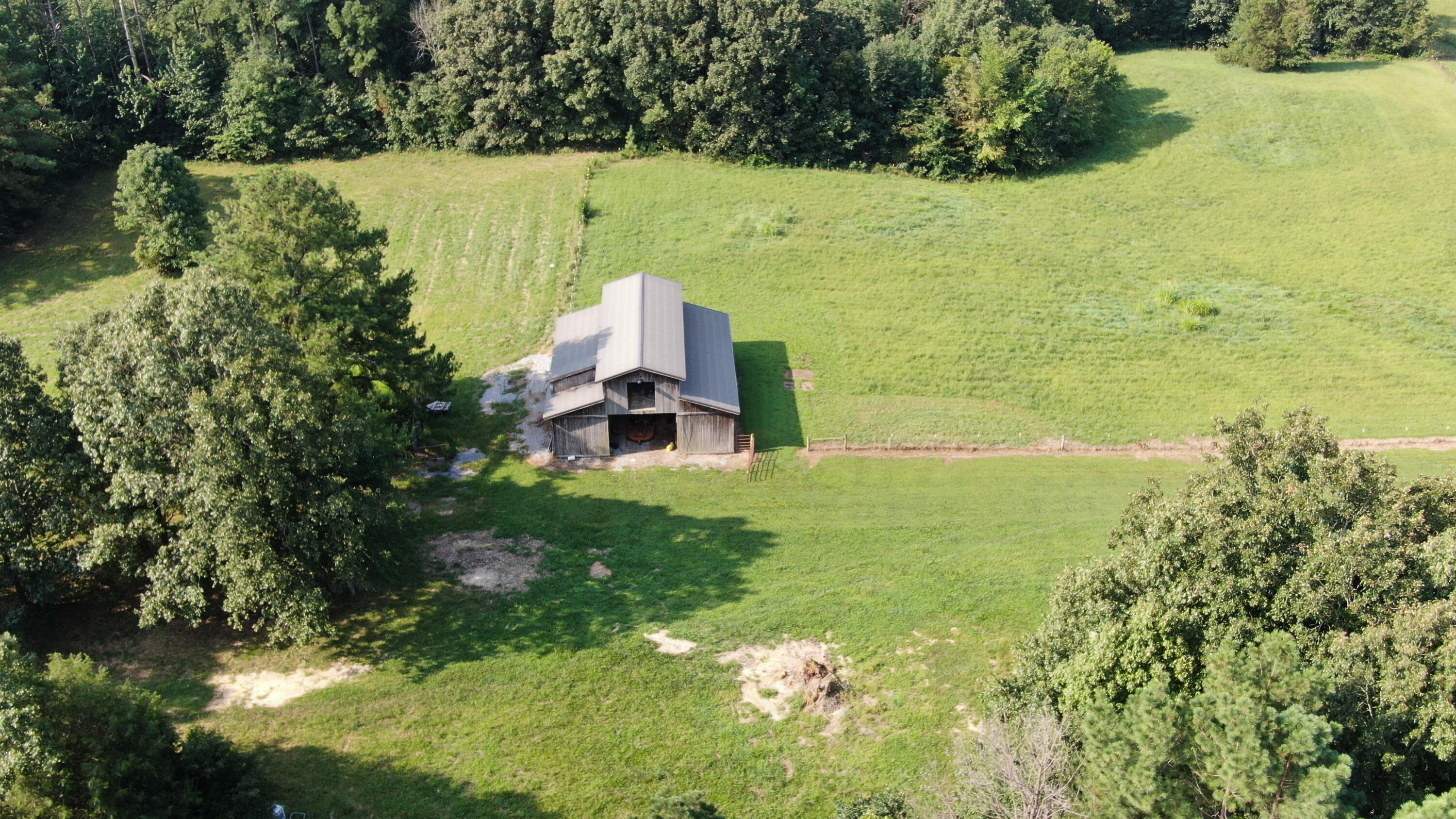1422 Moors Camp Highway Property Photo 32
