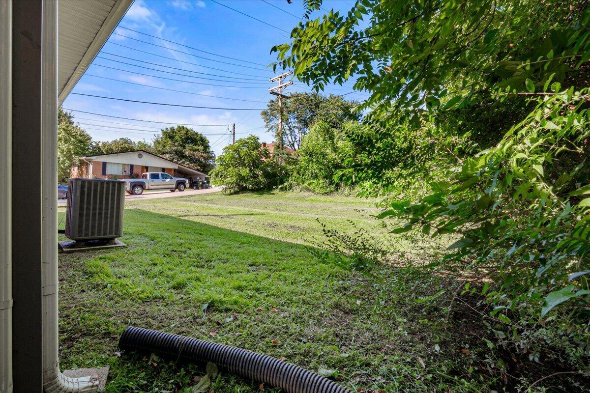 104 W 14th Street Property Photo 27