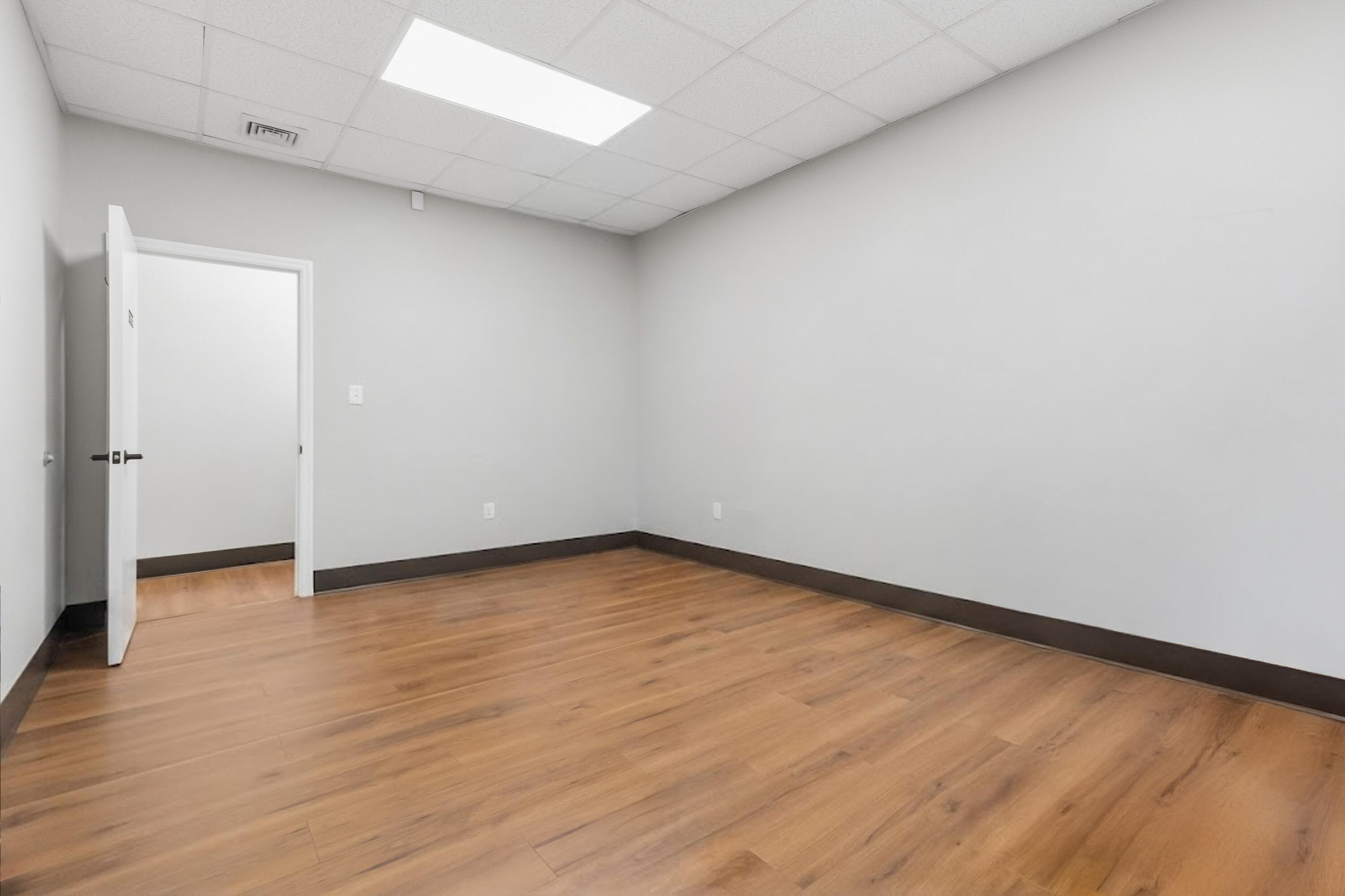 2201 Regency Road 100 Property Photo 5