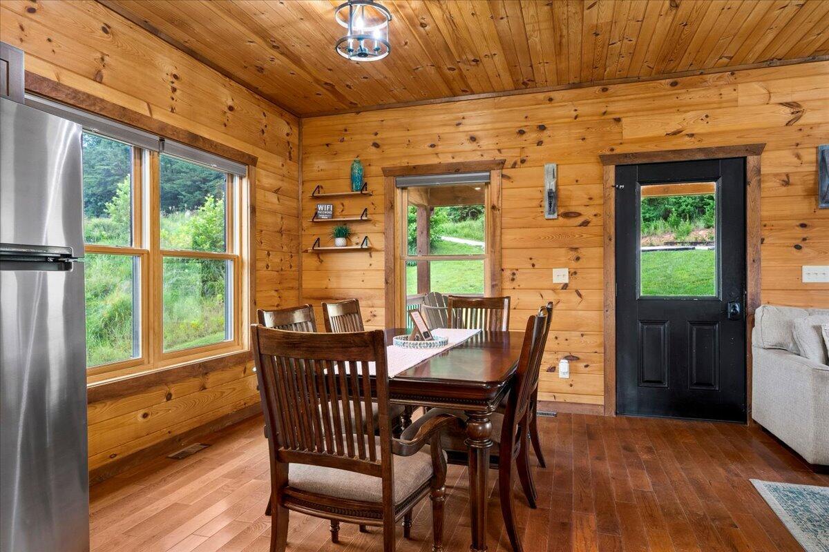 2001 Glencarin Road Property Photo 19