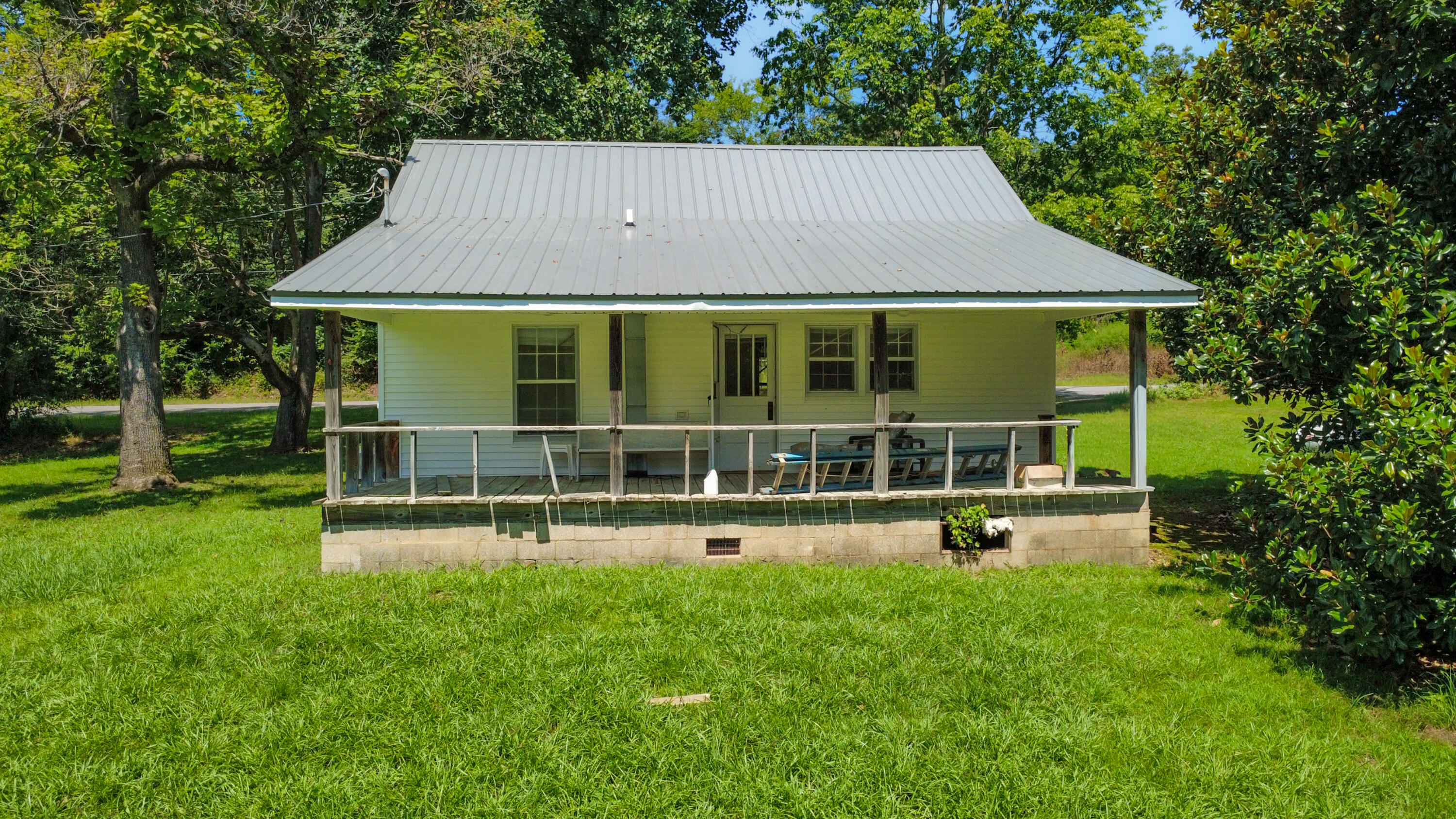 1715 Iuka Road Property Photo 28