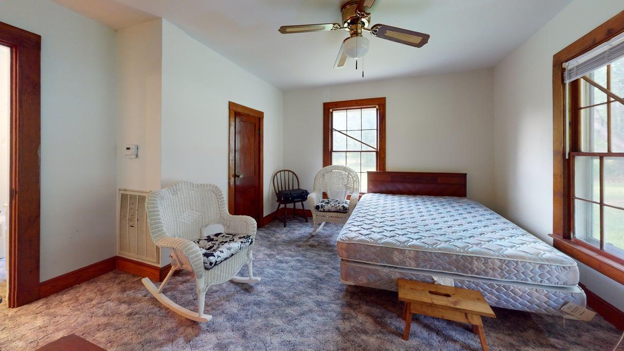 1715 Iuka Road Property Photo 6