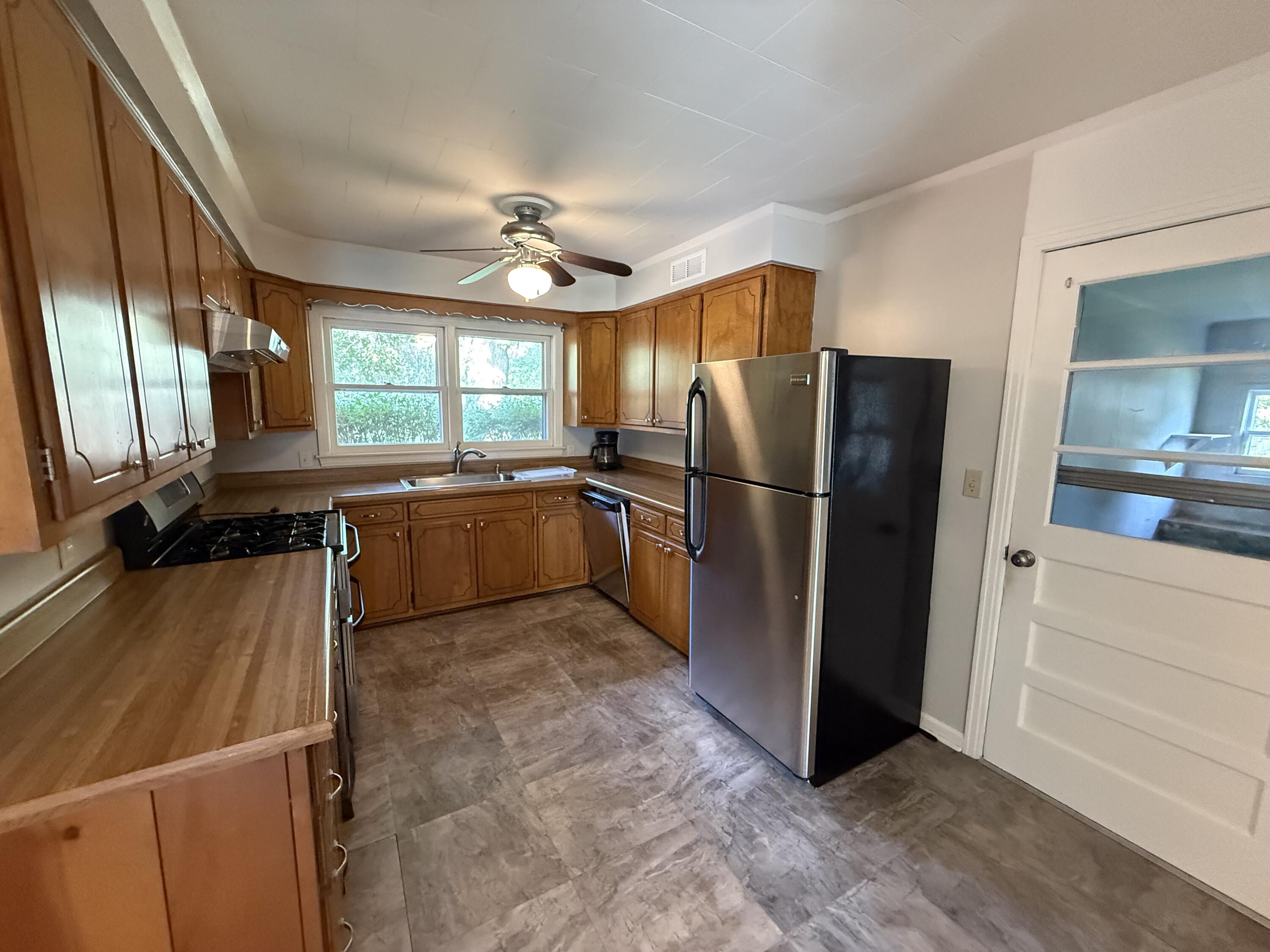 820 Sha-wa Court Property Photo 5