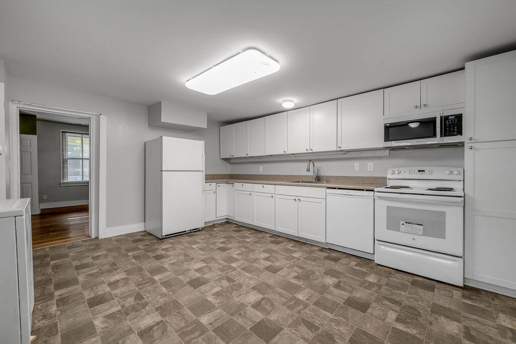 356 Corral Street Property Photo 7