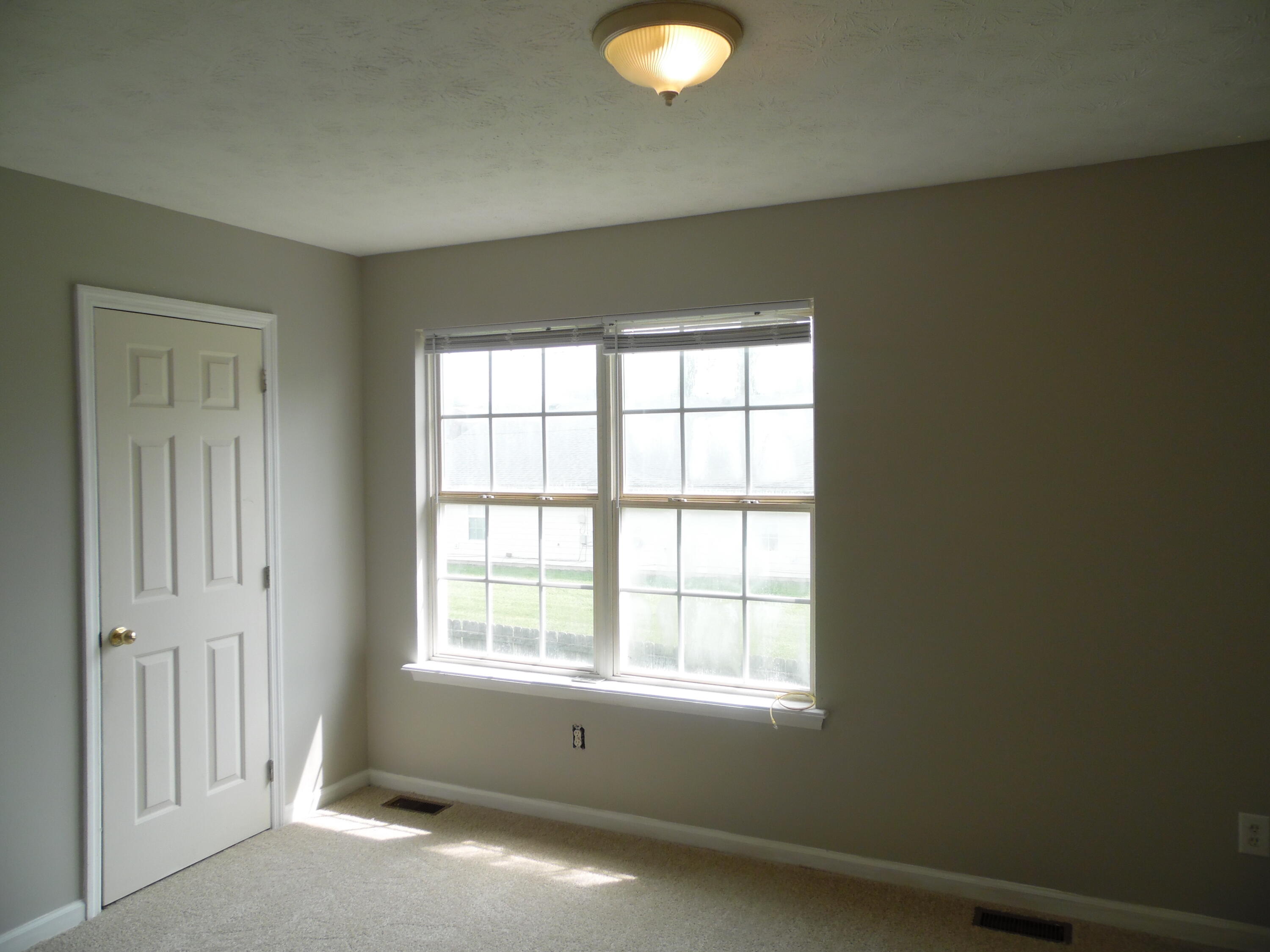902 Wabarto Way Property Photo 4
