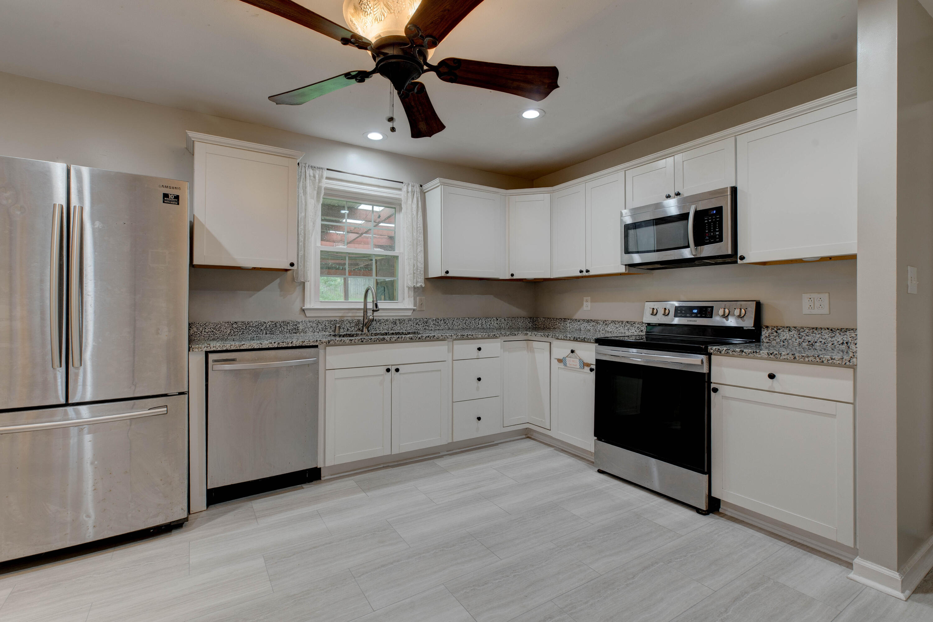 125 Kittison Drive Property Photo 8