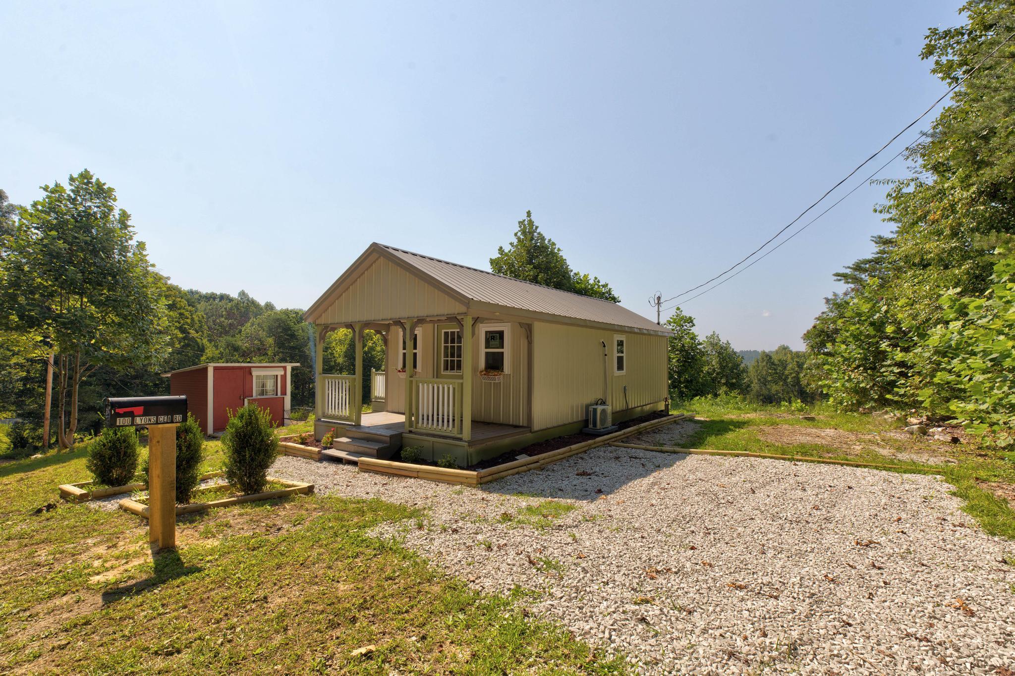 100 Lyons Cemetery Road Property Photo 3